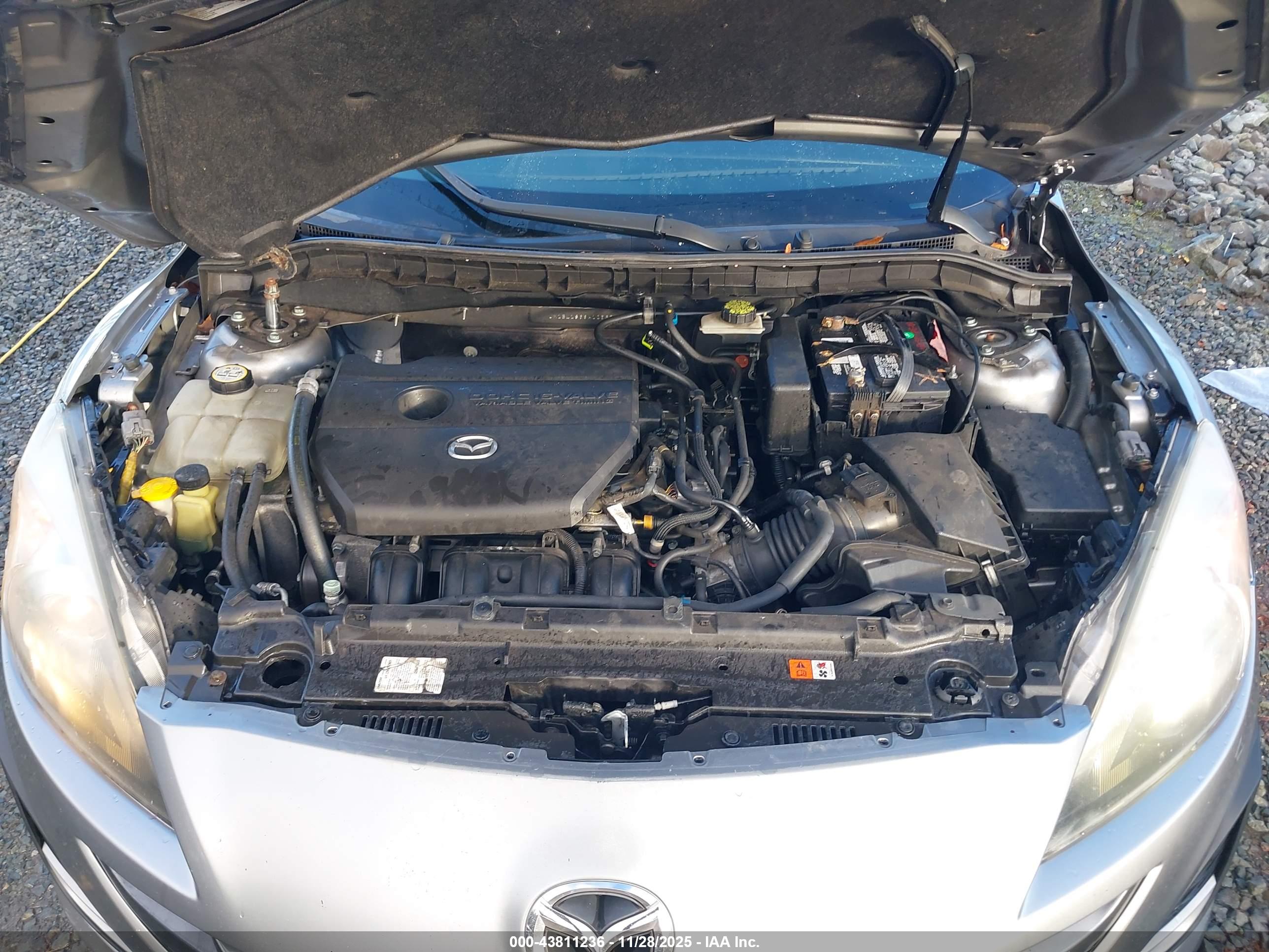 MAZDA MAZDA3 image 10