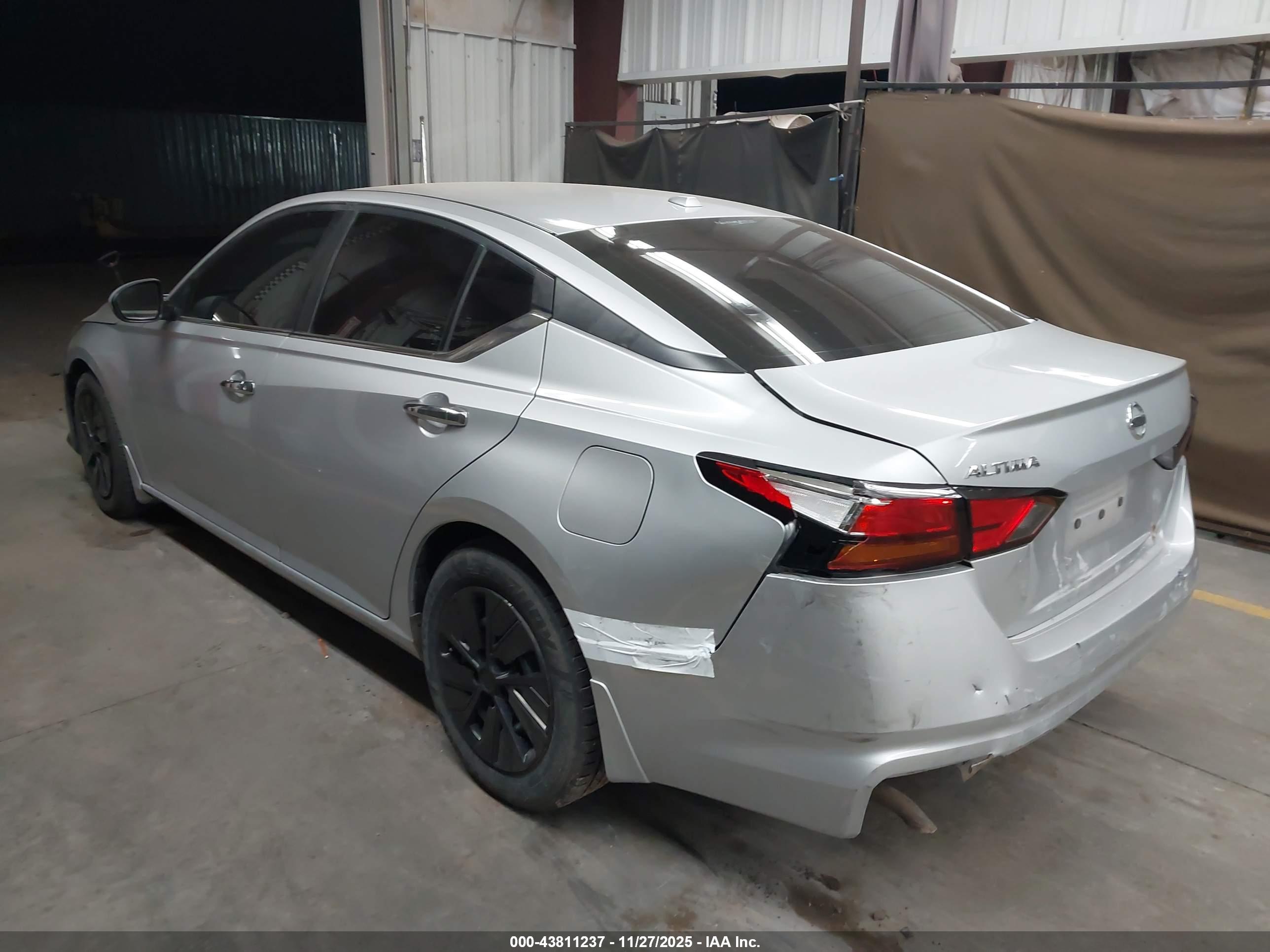 NISSAN ALTIMA image 3