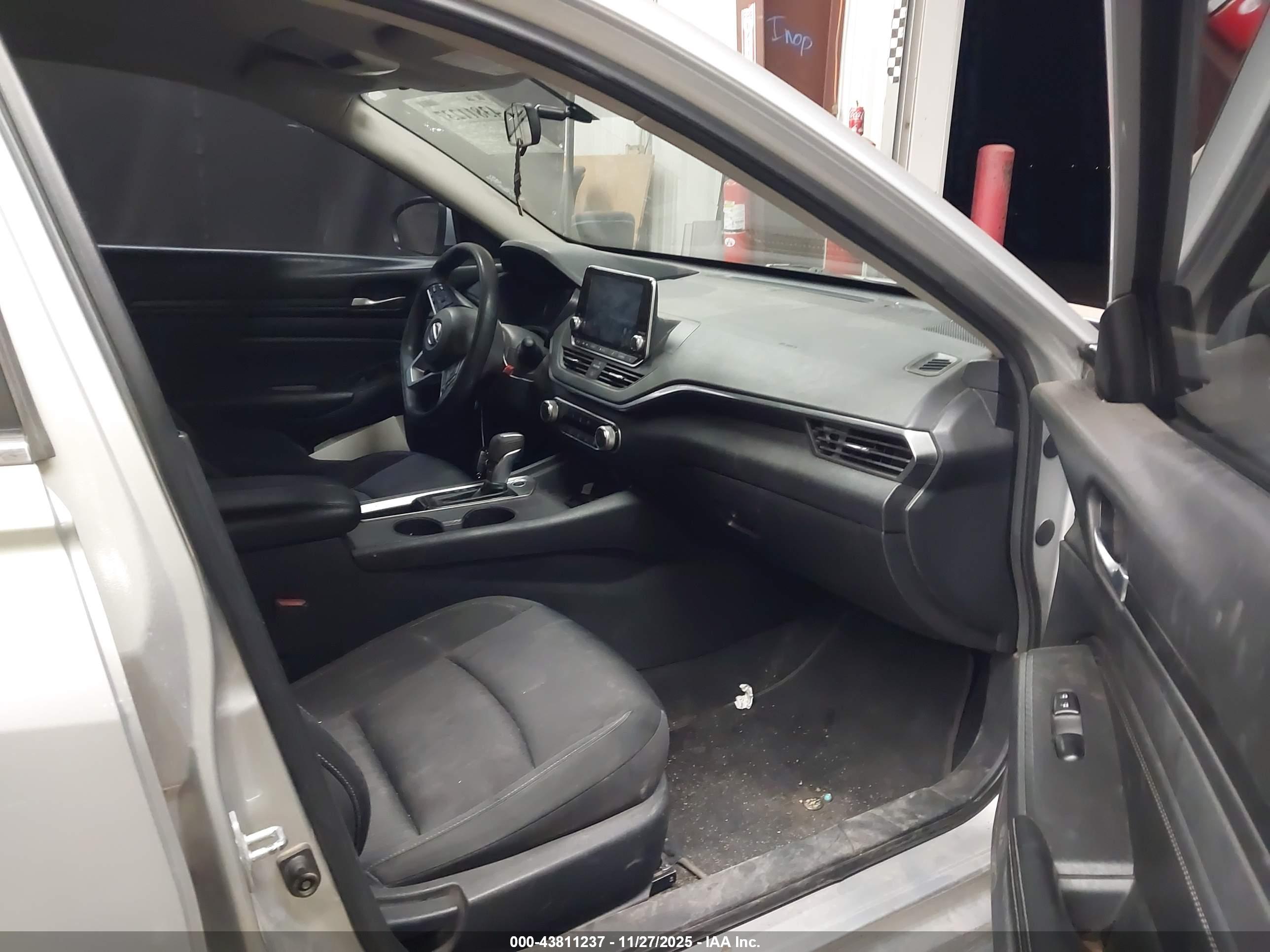 NISSAN ALTIMA image 5