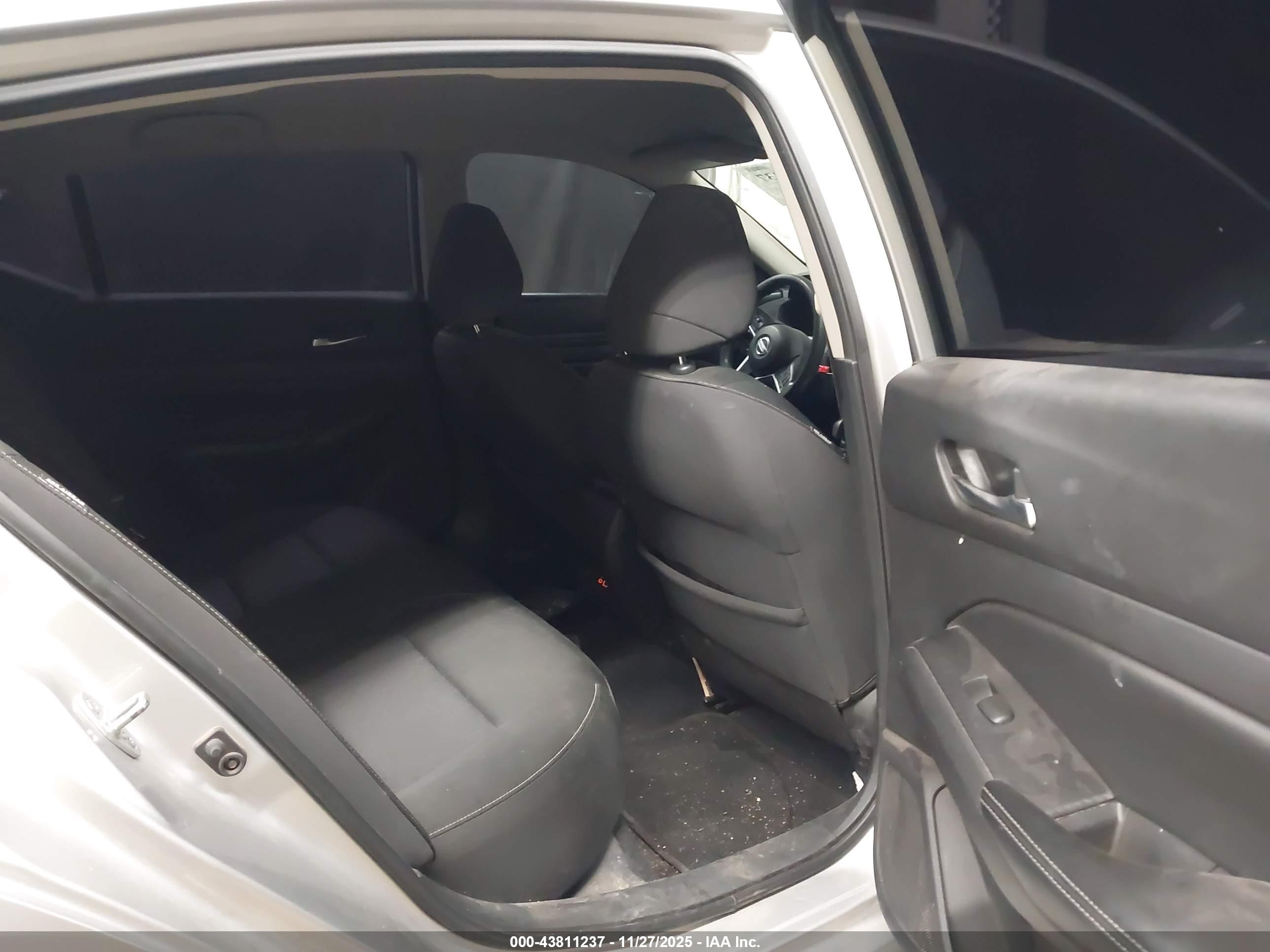 NISSAN ALTIMA image 8