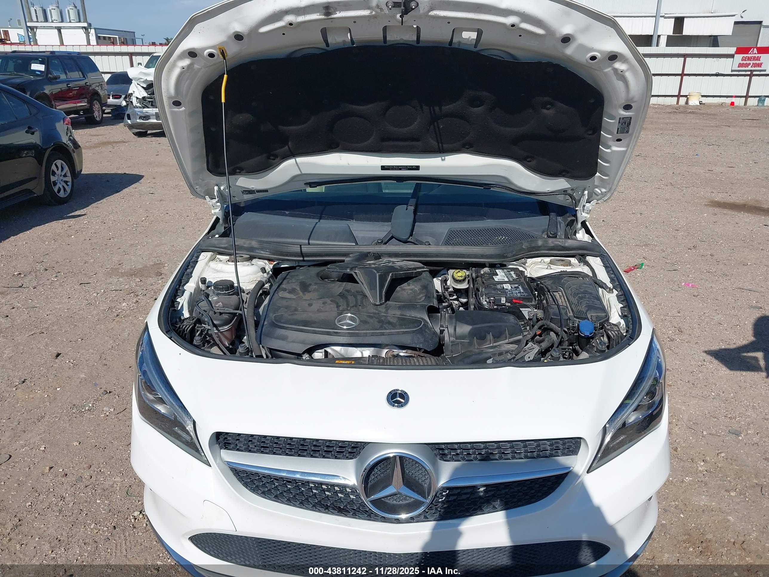 MERCEDES-BENZ CLA image 10