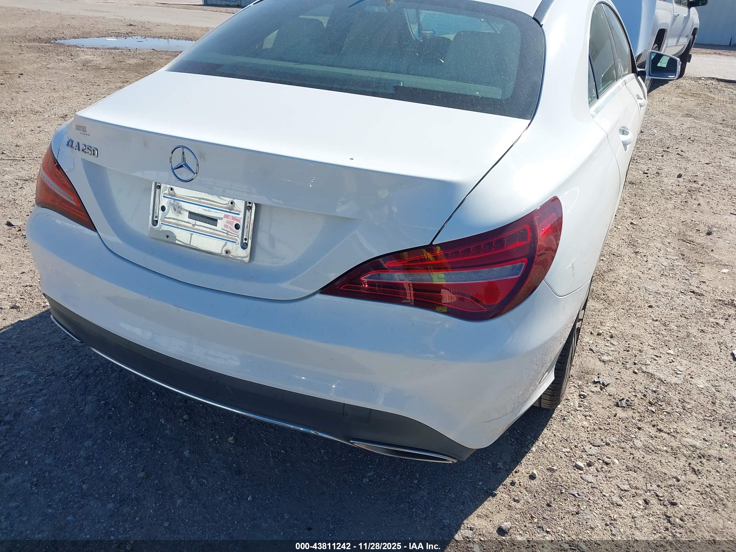 MERCEDES-BENZ CLA image 6