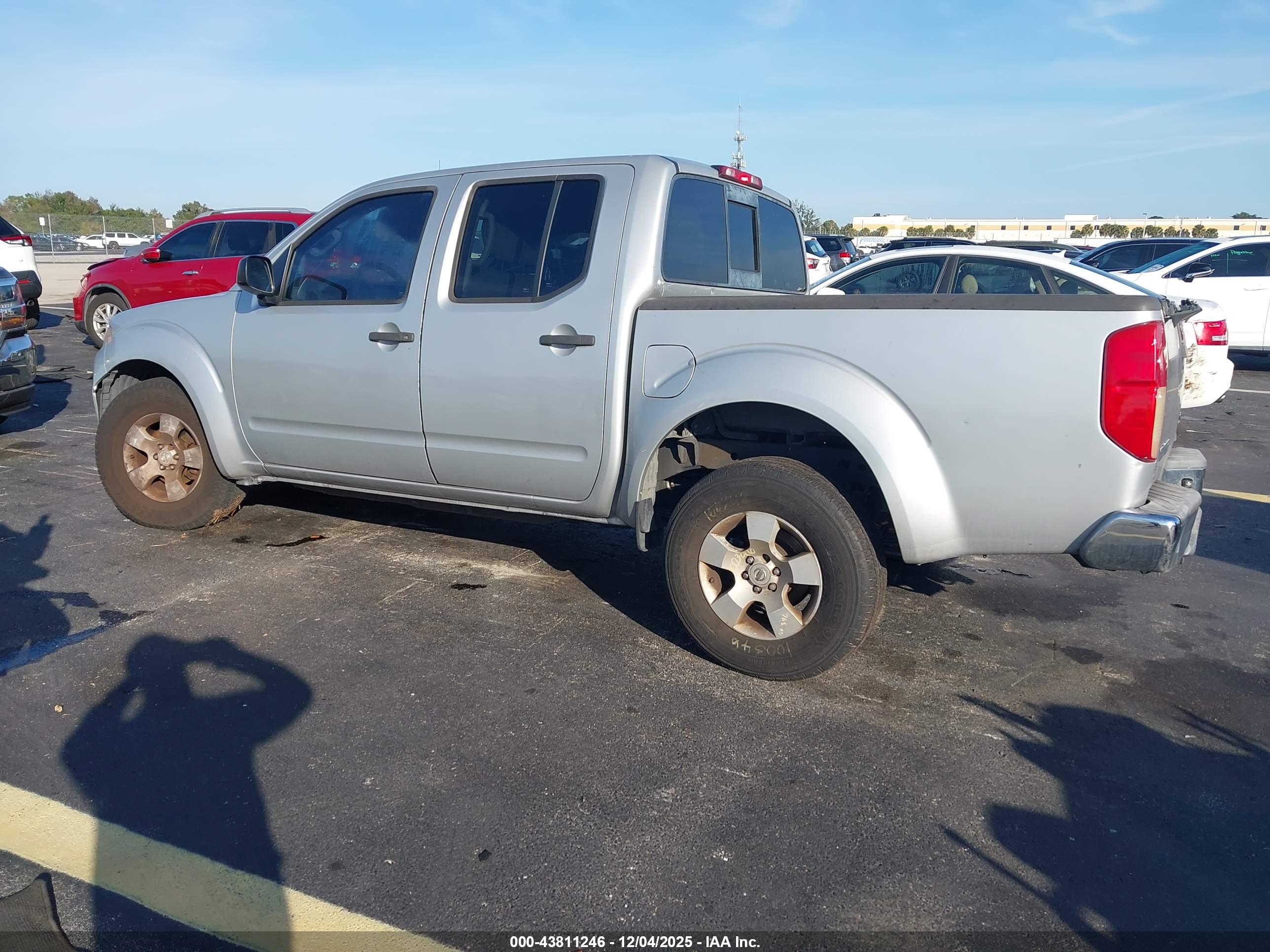 NISSAN FRONTIER image 3