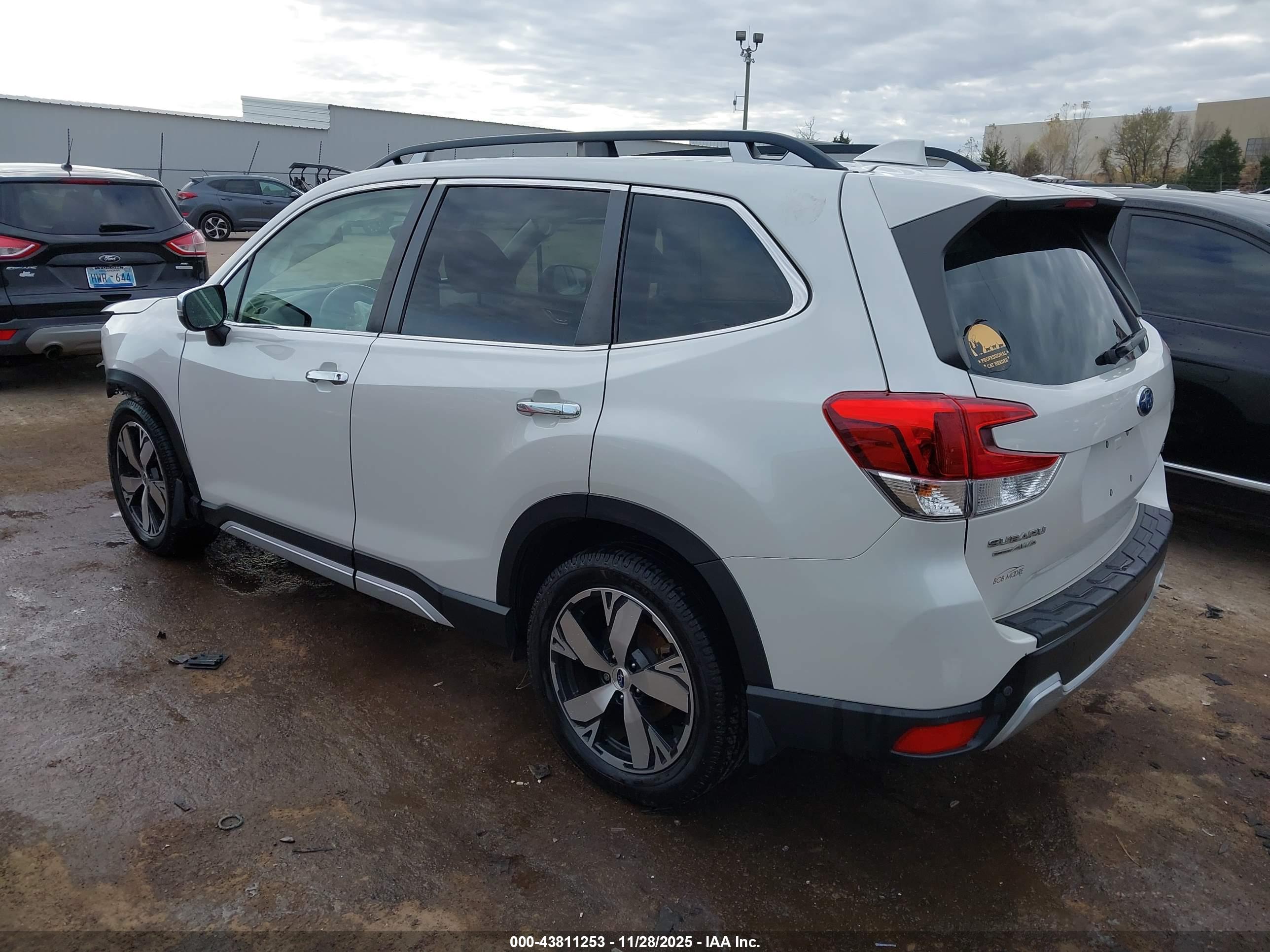SUBARU FORESTER image 3