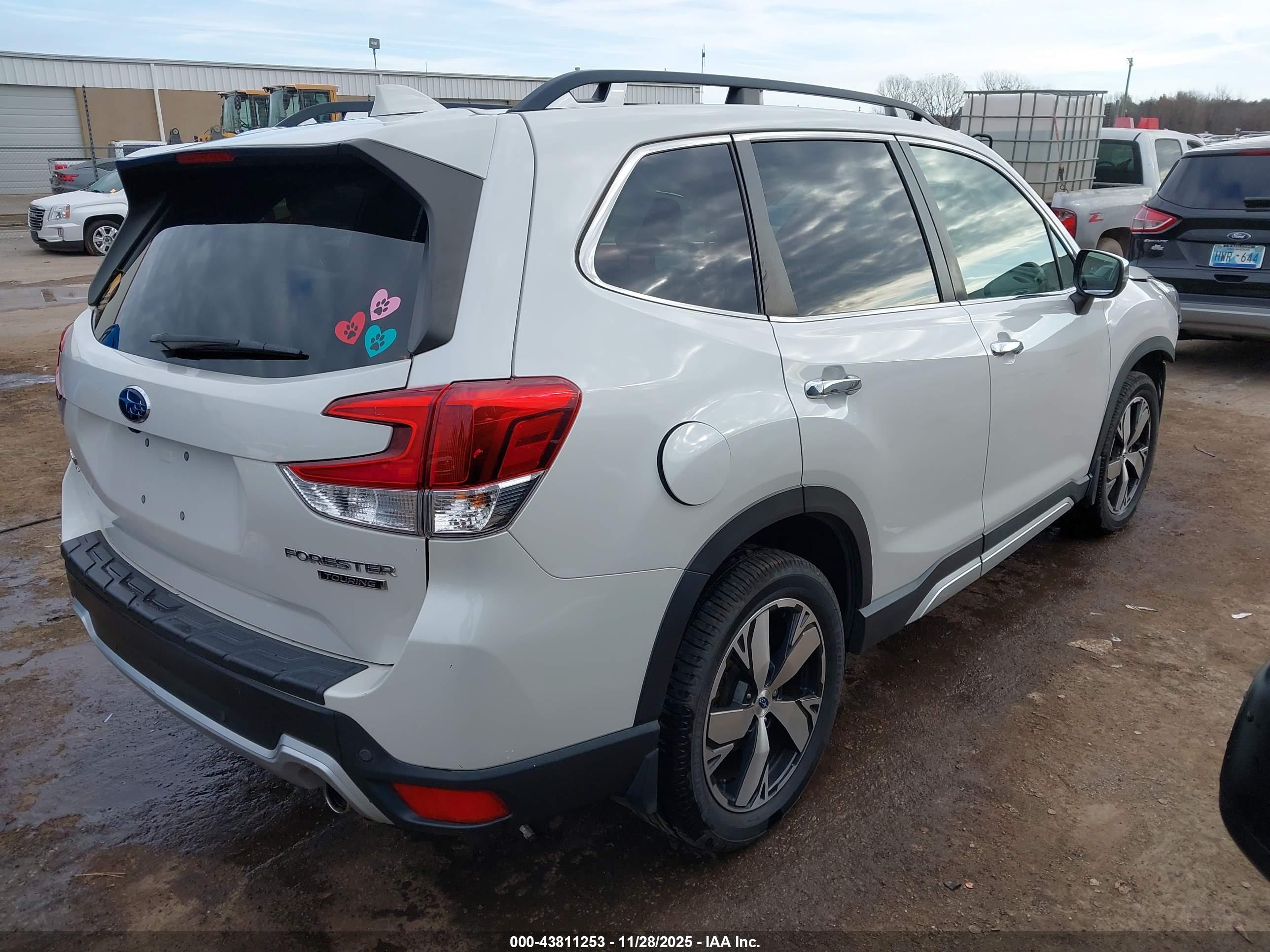 SUBARU FORESTER image 4