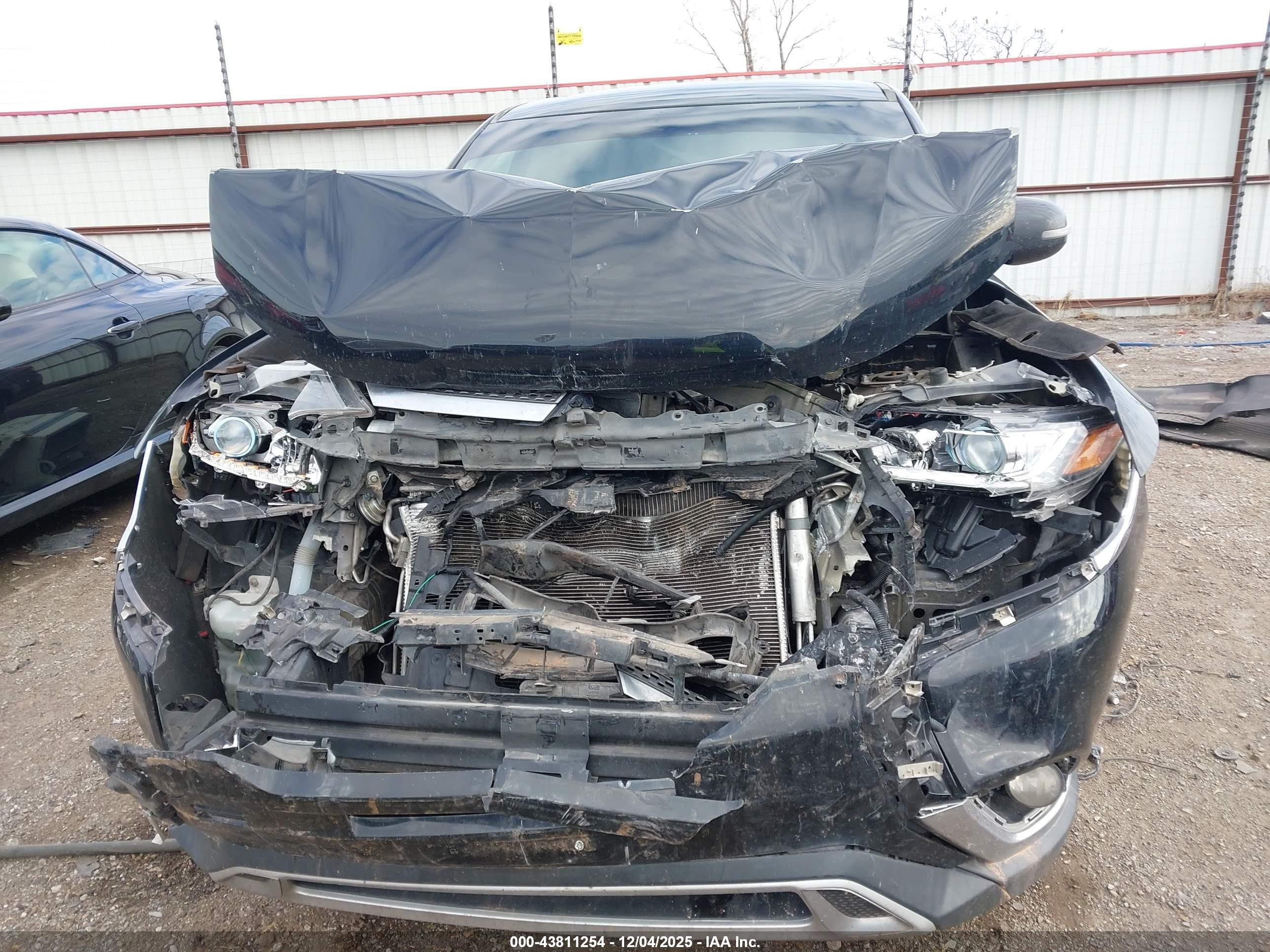 MITSUBISHI OUTLANDER image 10