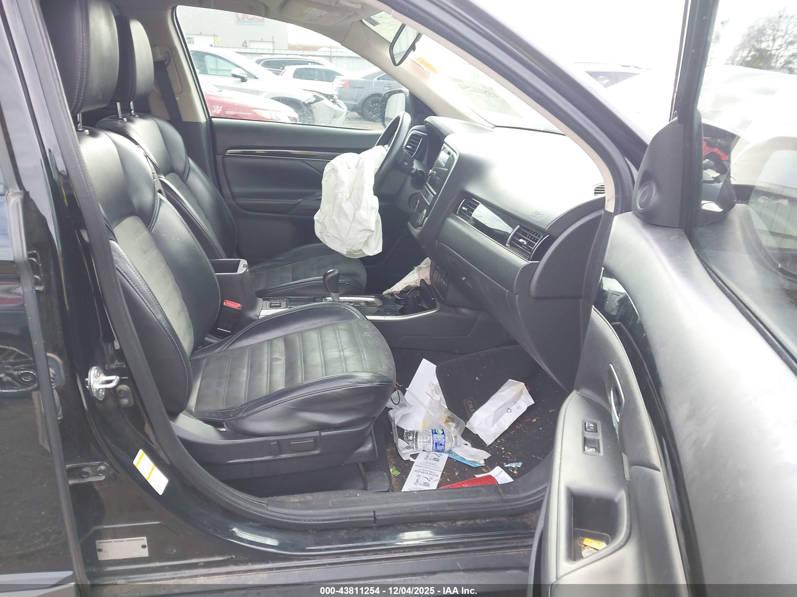 MITSUBISHI OUTLANDER image 5