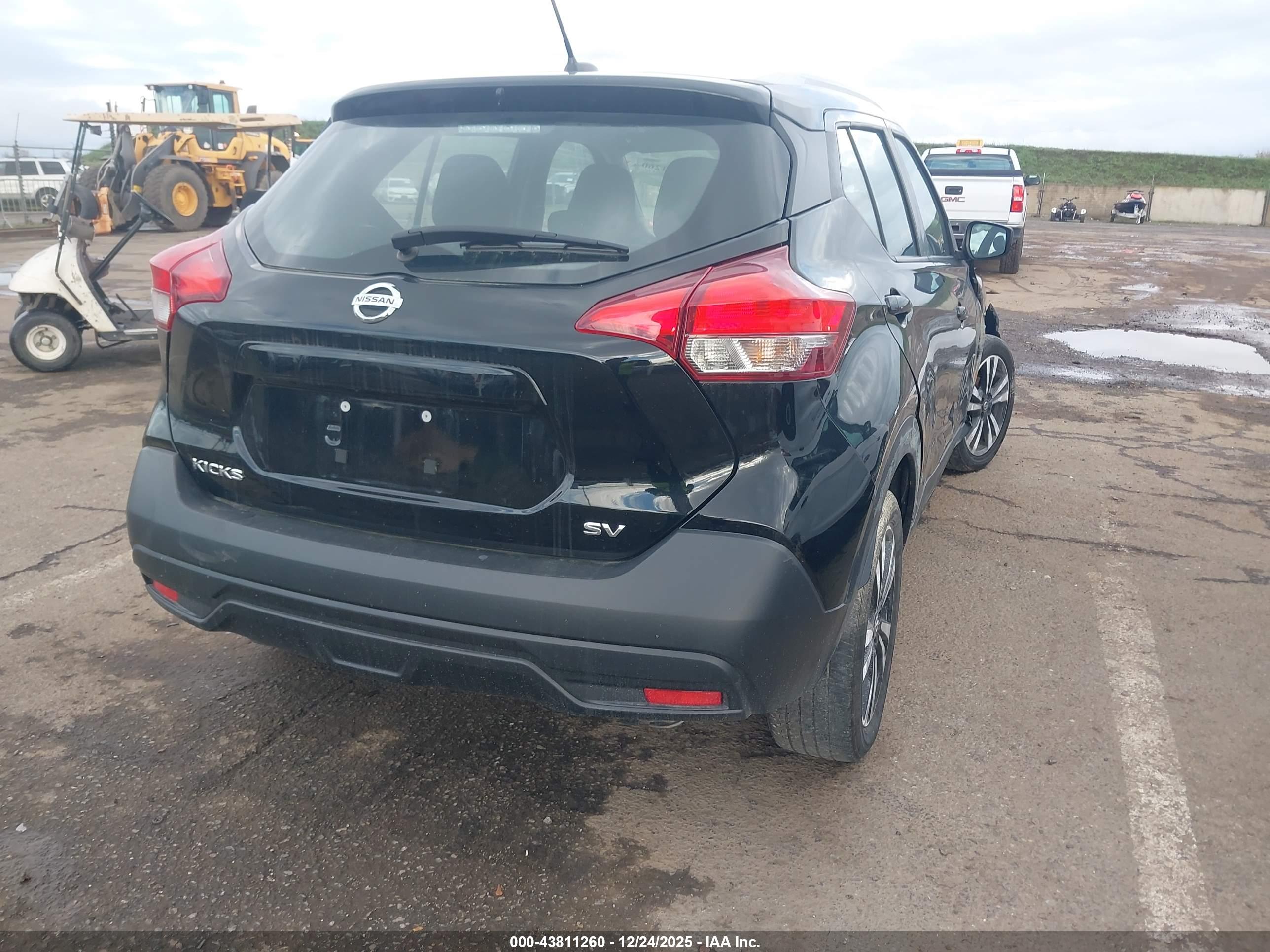 NISSAN KICKS image 4