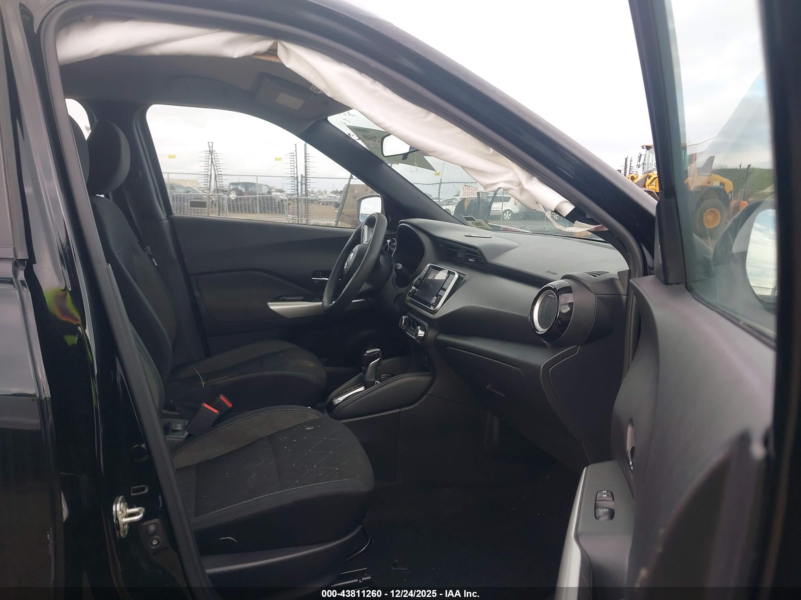NISSAN KICKS image 5
