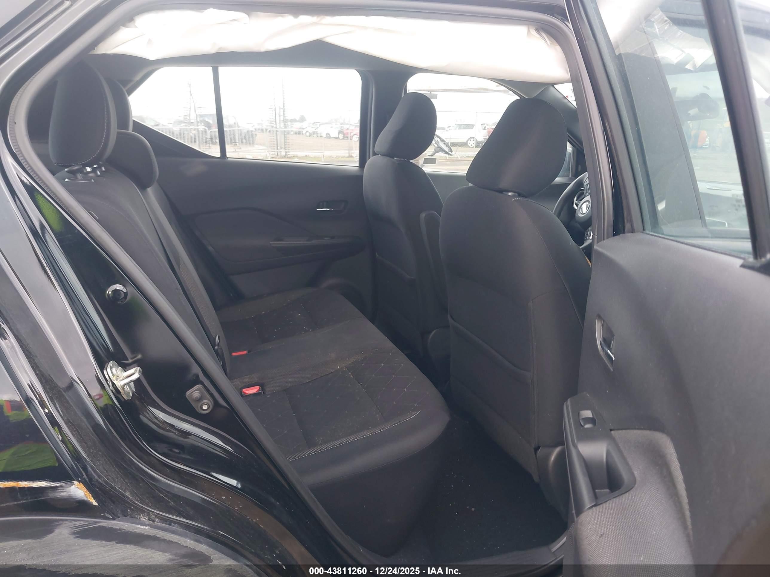 NISSAN KICKS image 8