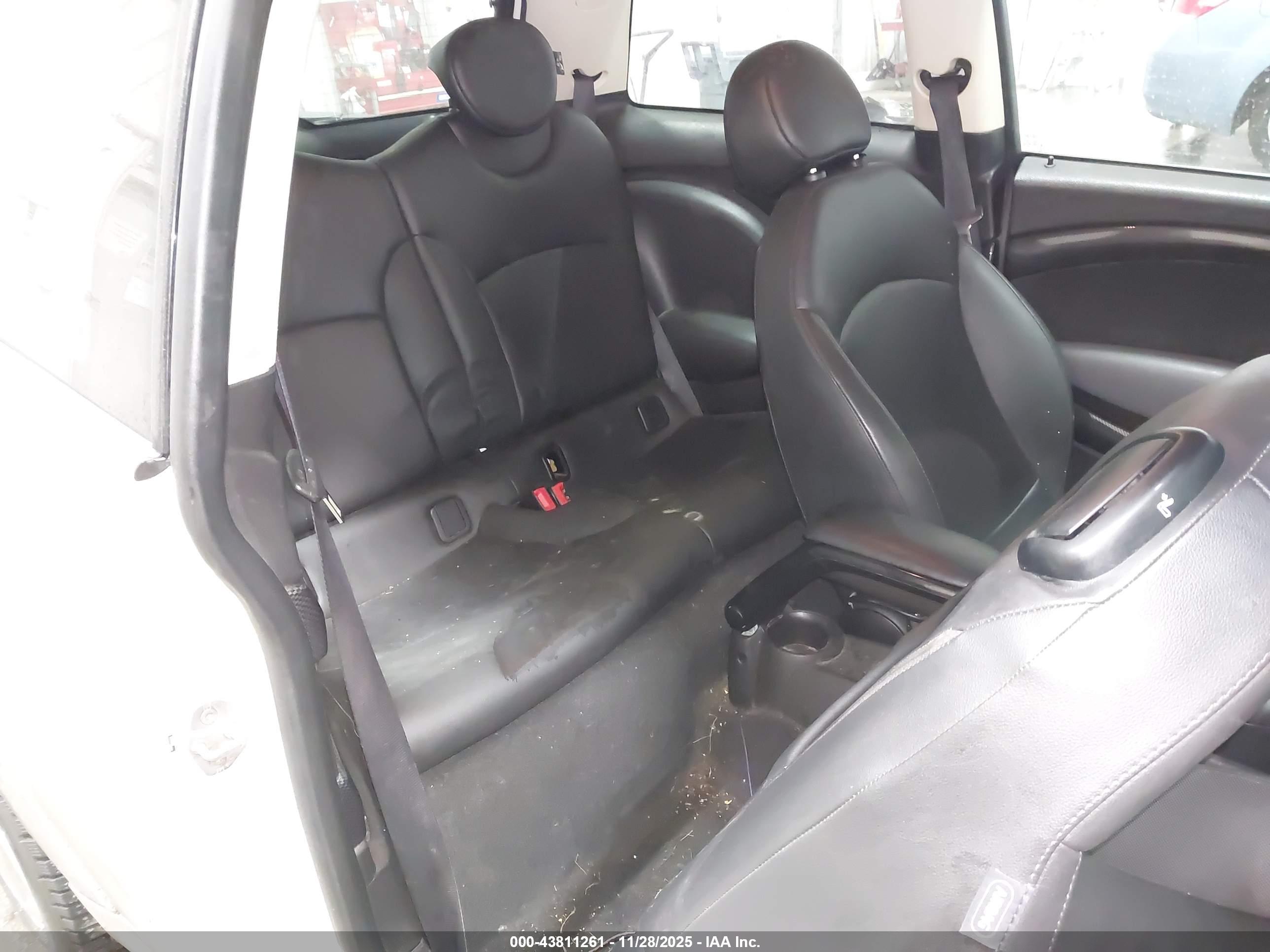 MINI COOPER image 8