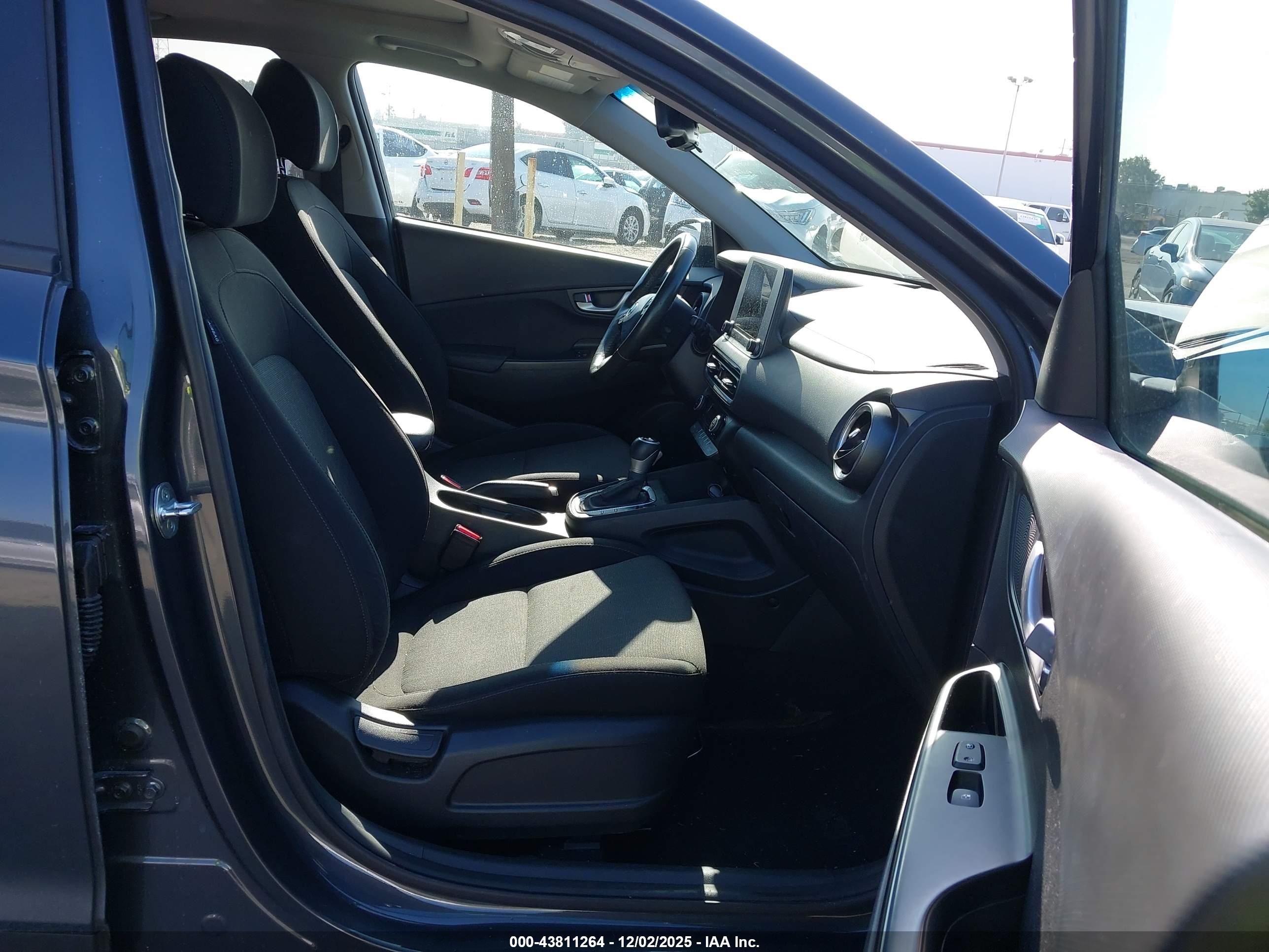 HYUNDAI KONA image 5