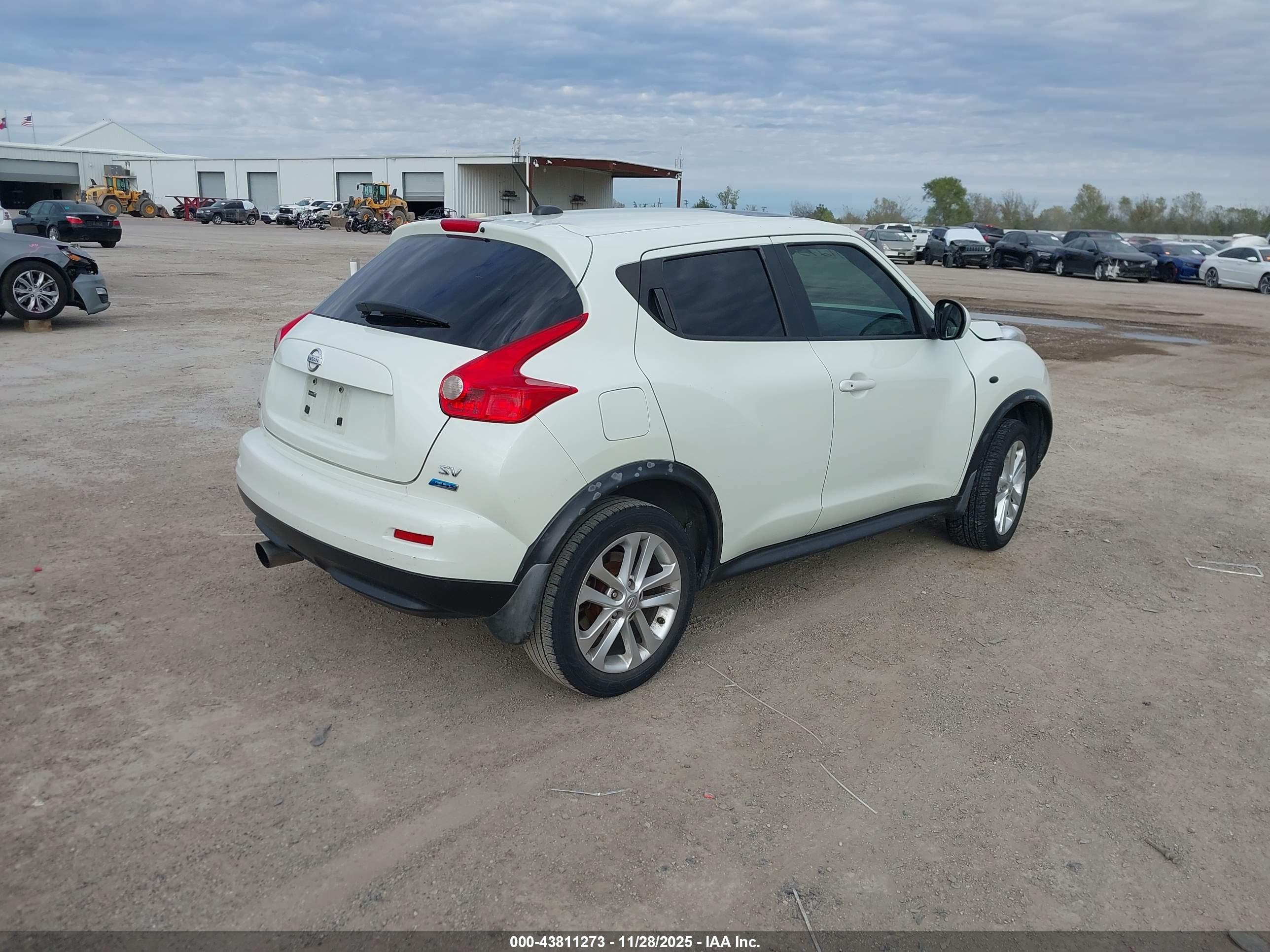 NISSAN JUKE image 4