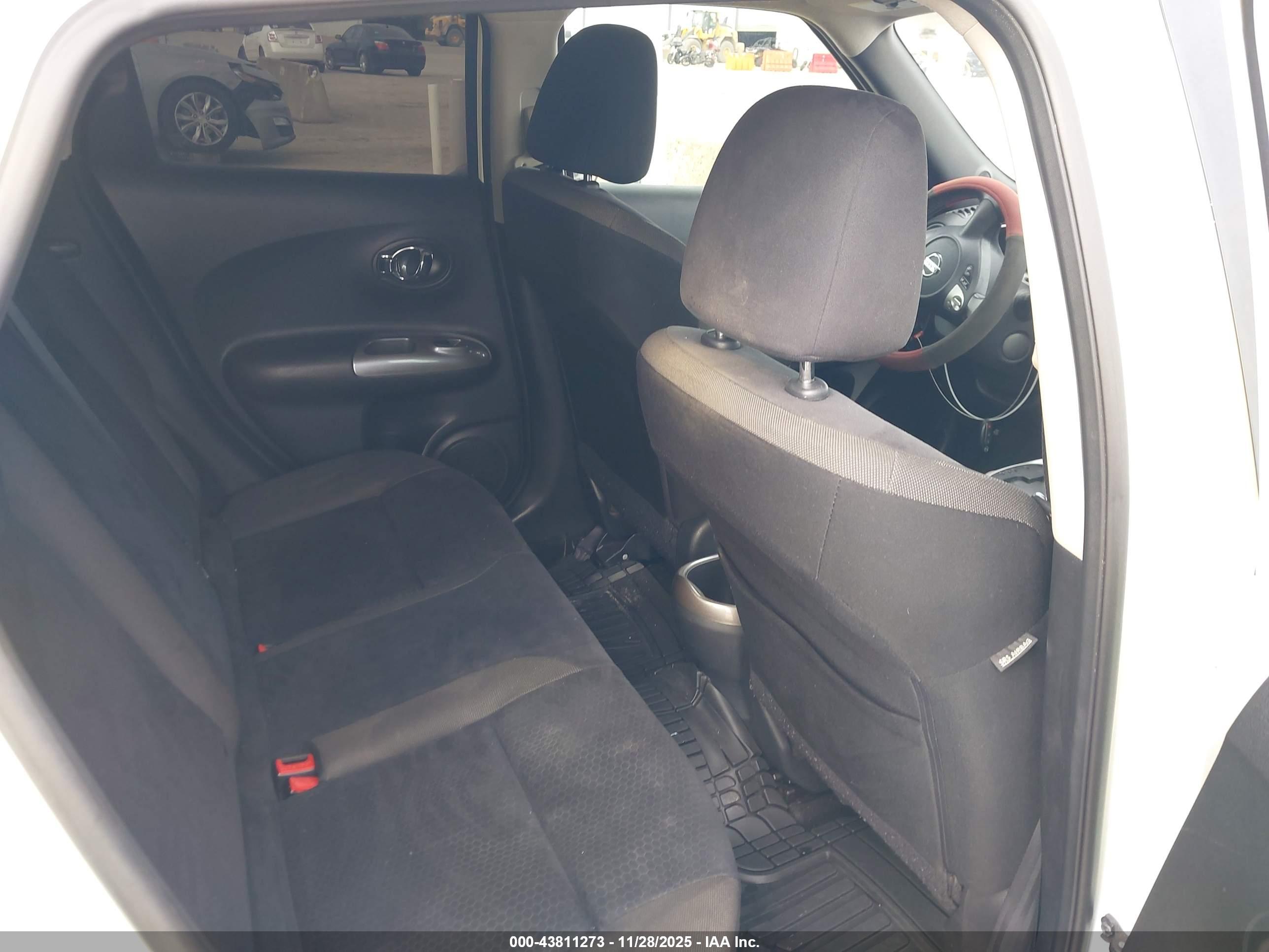 NISSAN JUKE image 8