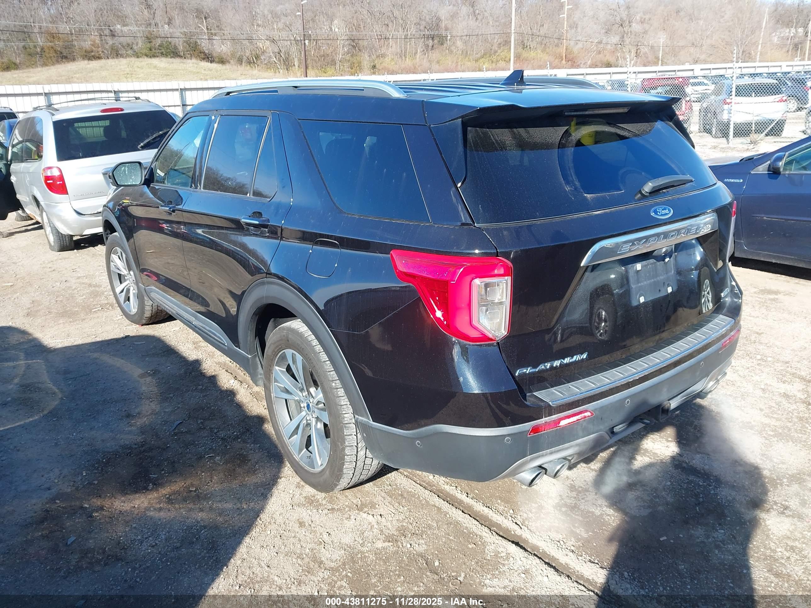 FORD EXPLORER image 3