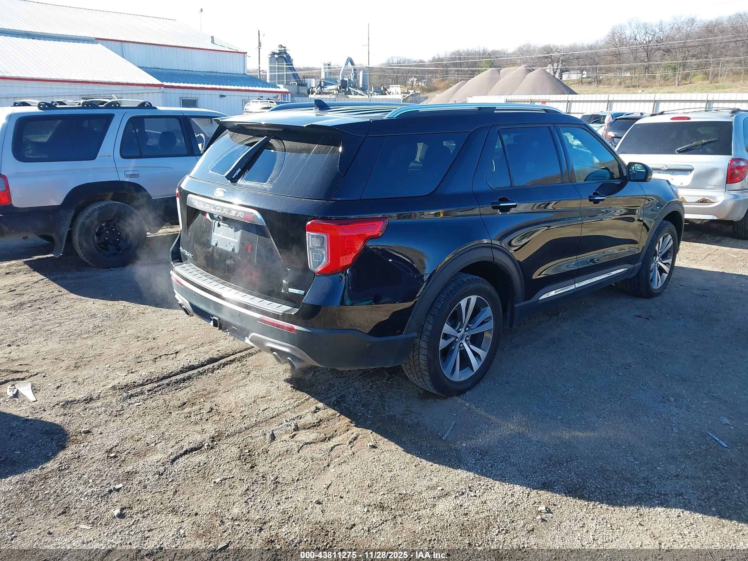 FORD EXPLORER image 4