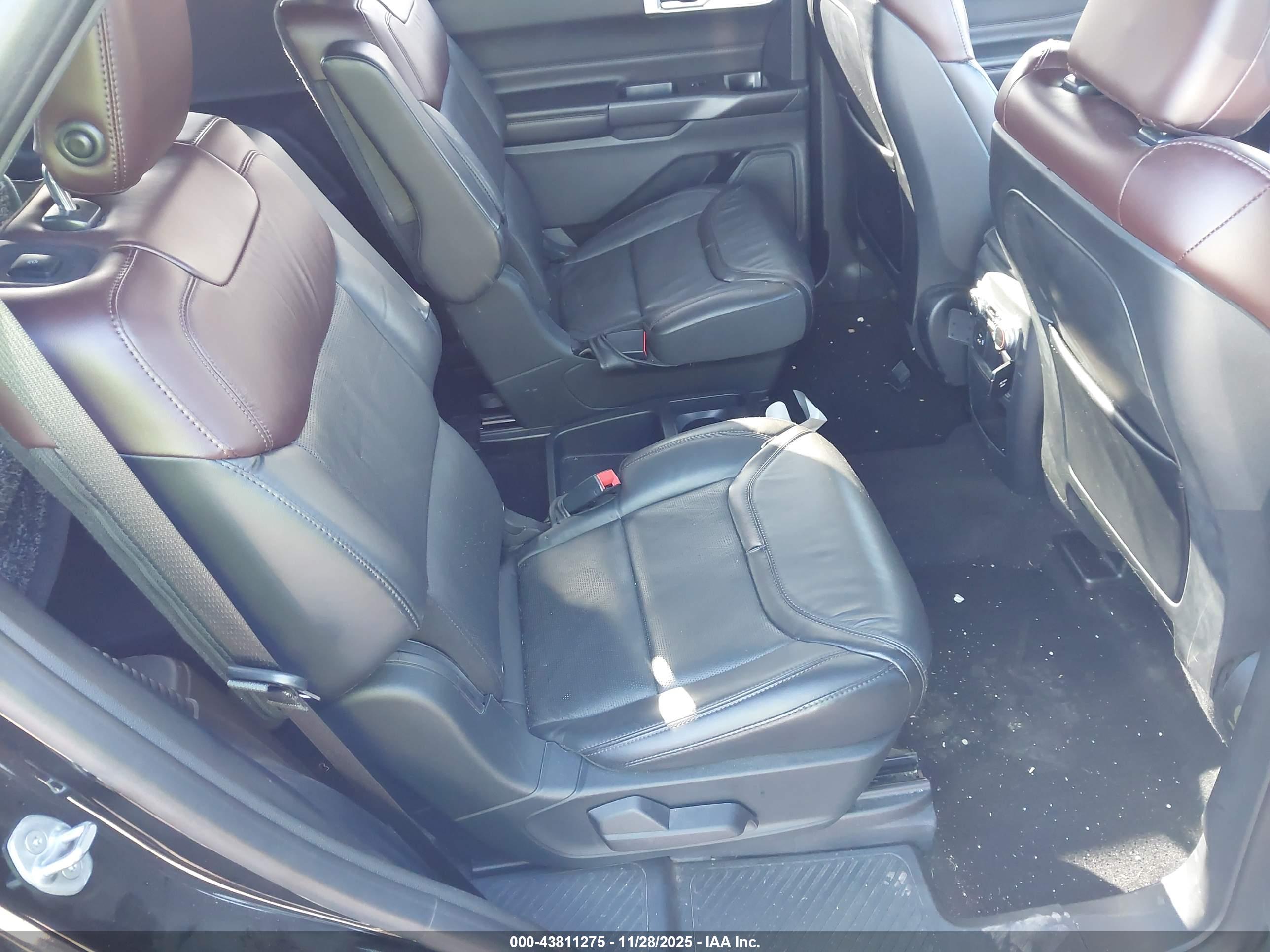 FORD EXPLORER image 8