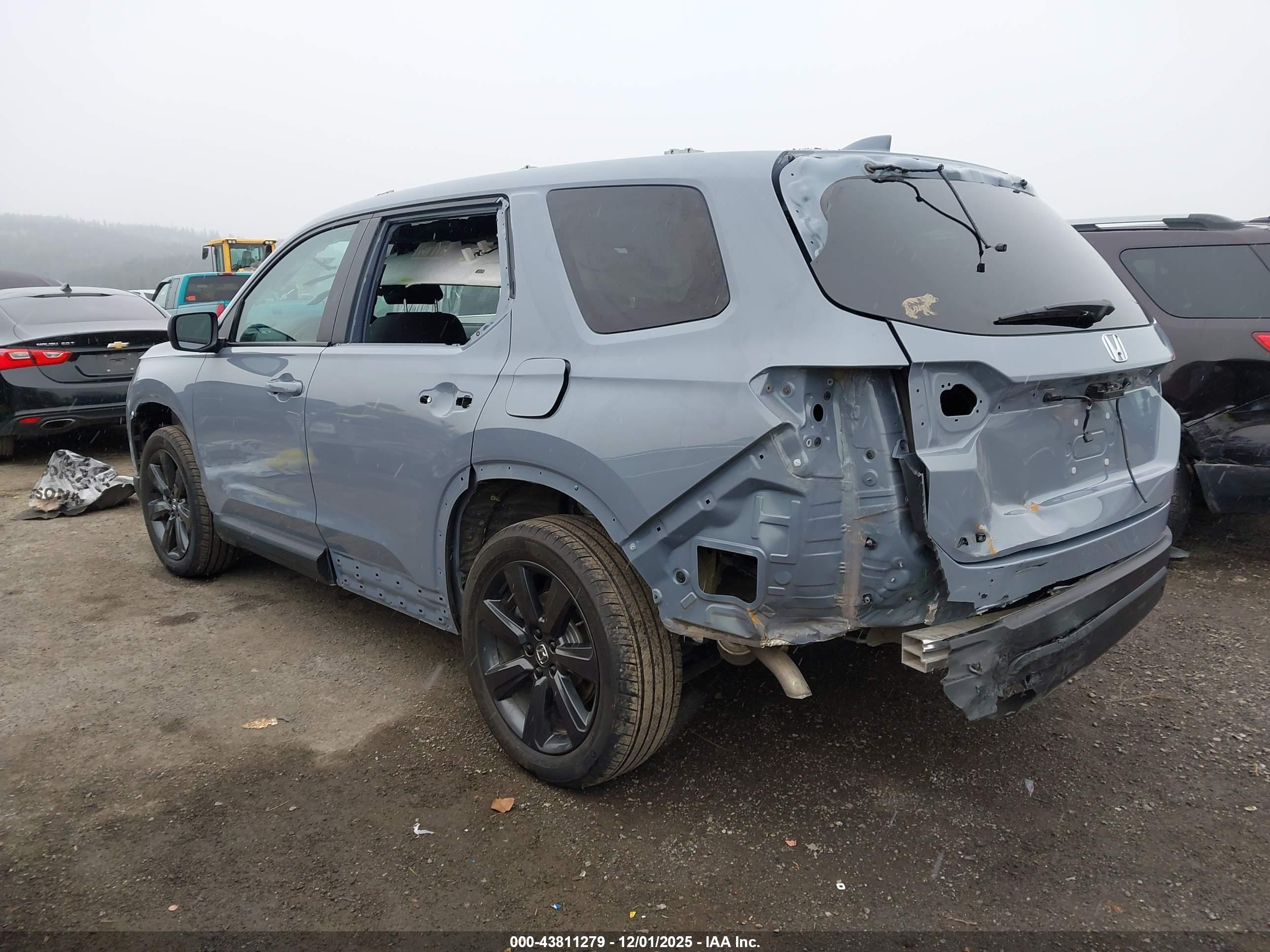 HONDA PILOT image 3