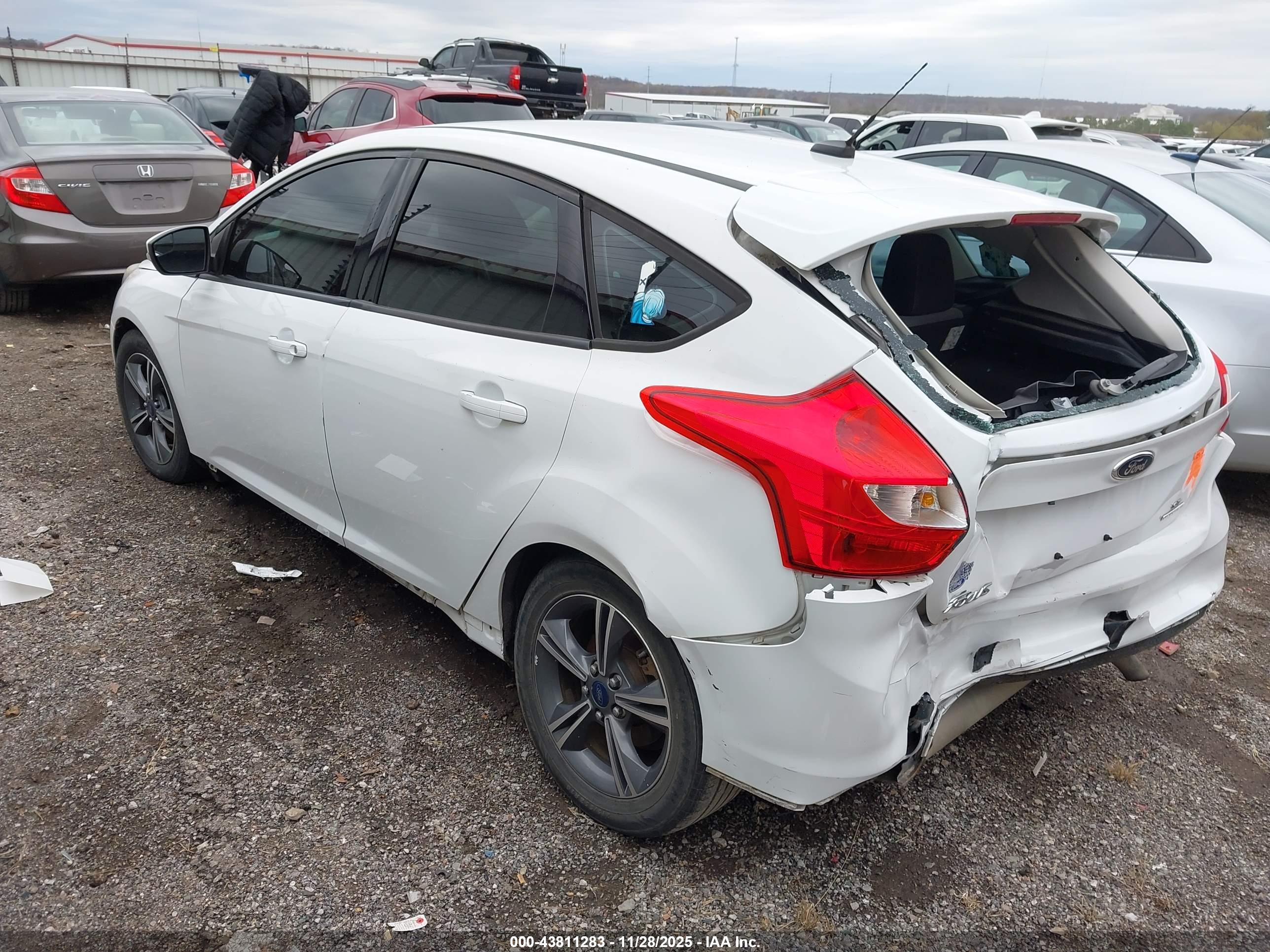 FORD FOCUS image 3