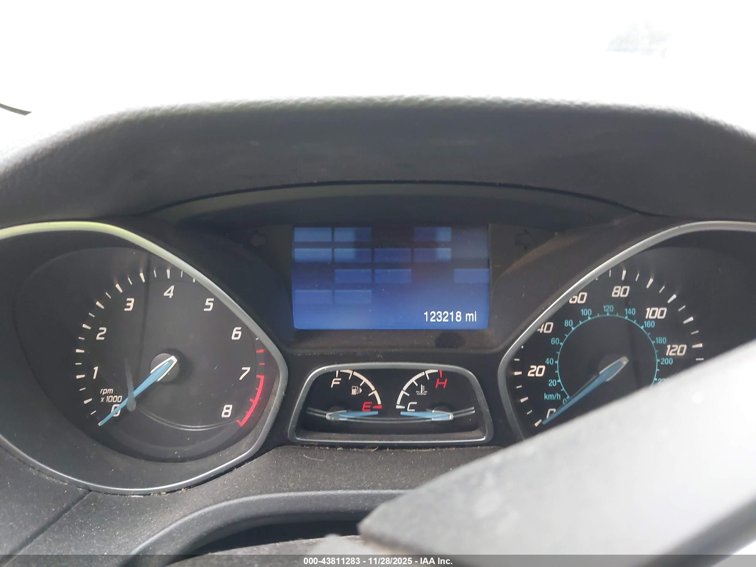FORD FOCUS image 7
