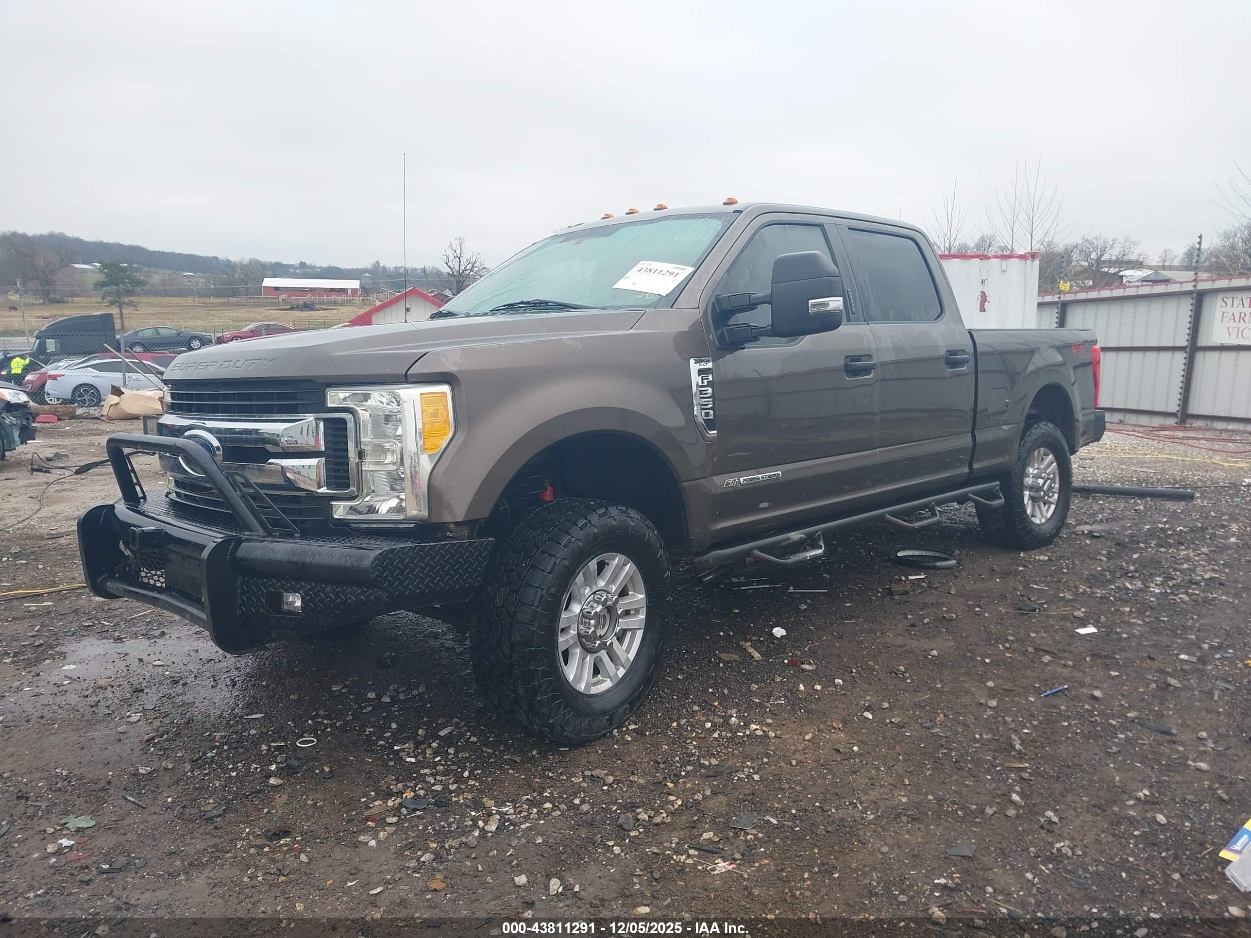 FORD F-350 image 2