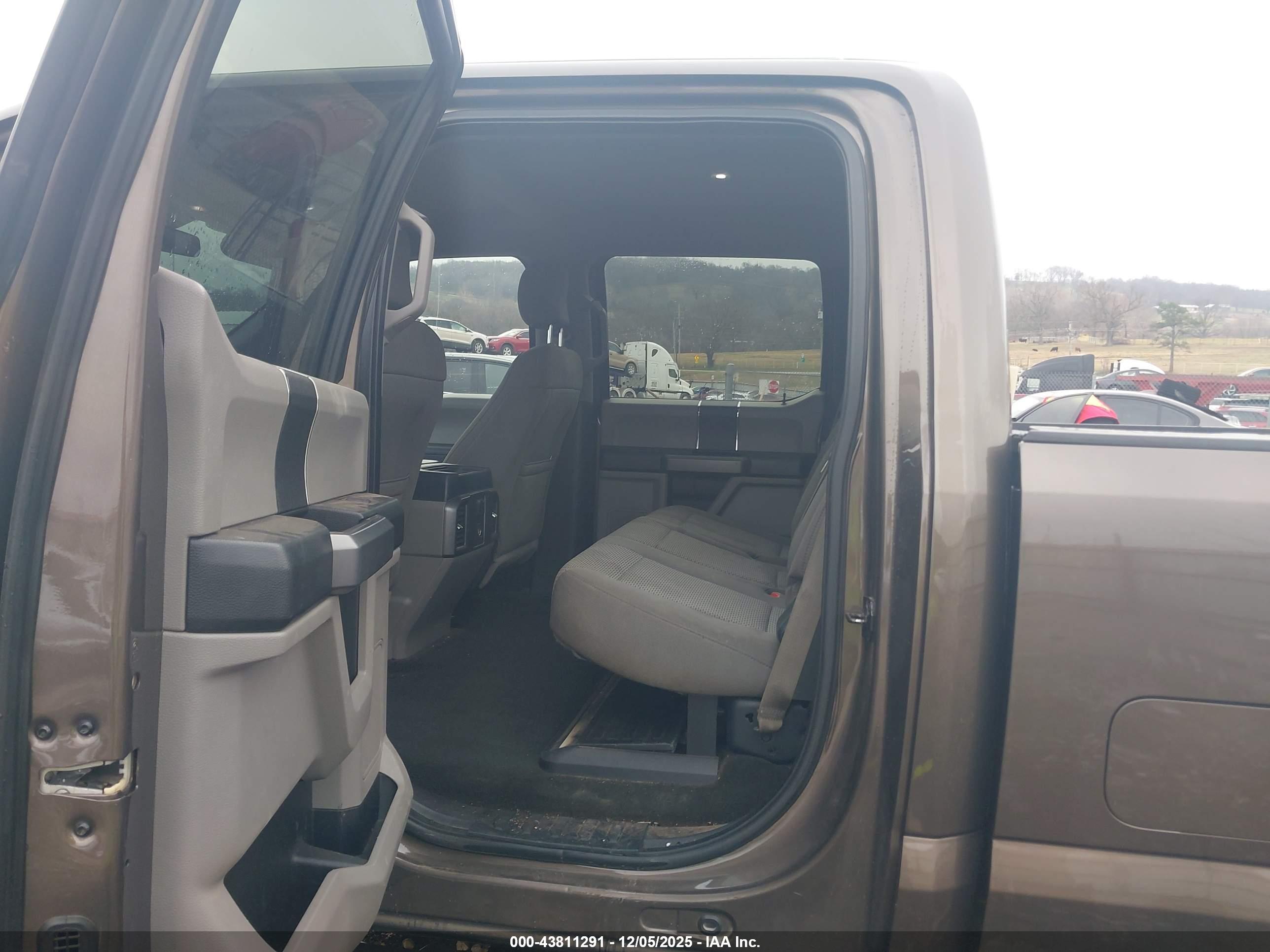 FORD F-350 image 7