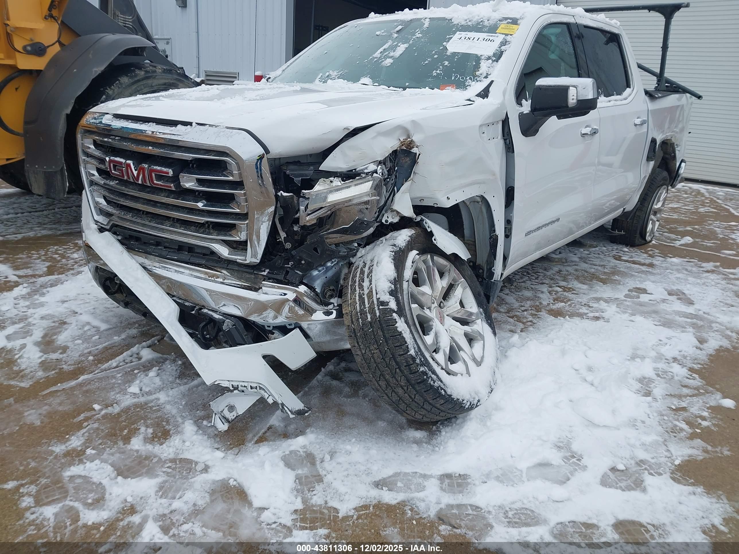 GMC SIERRA image 6