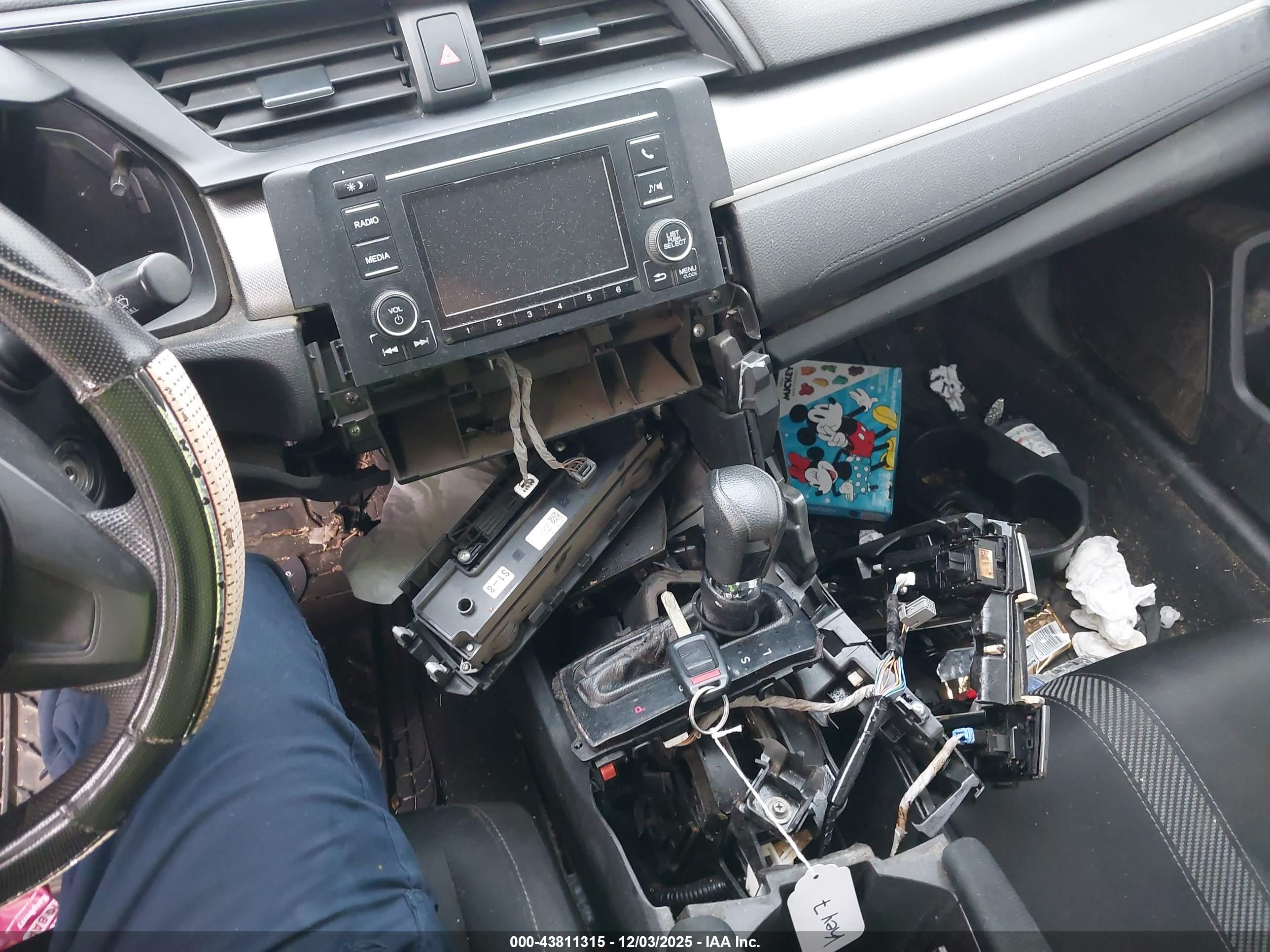 HONDA CIVIC image 11