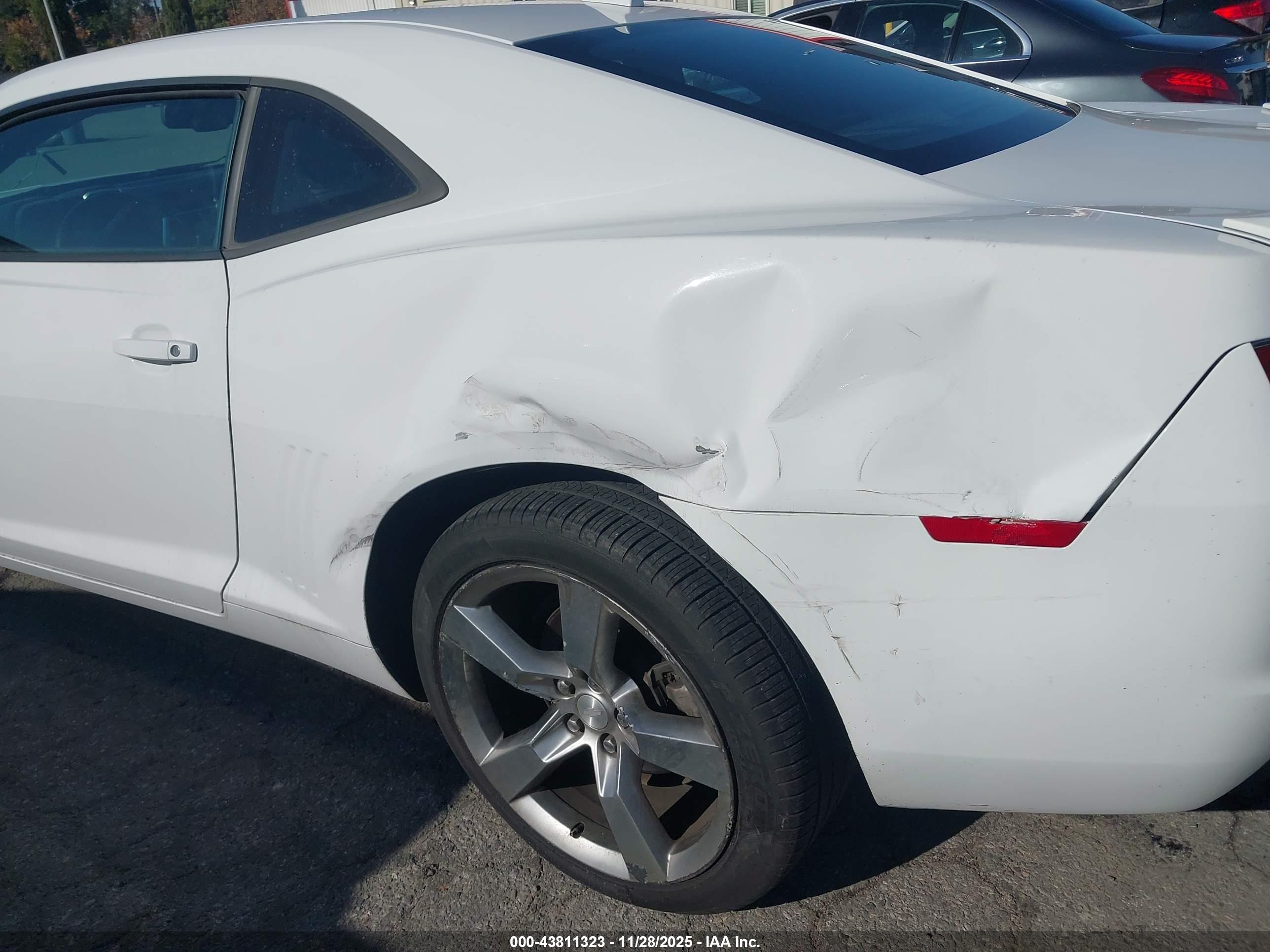 CHEVROLET CAMARO image 6