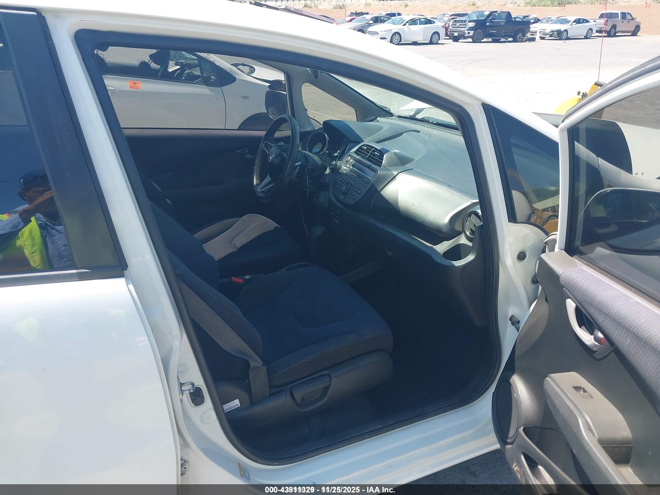 HONDA FIT image 5