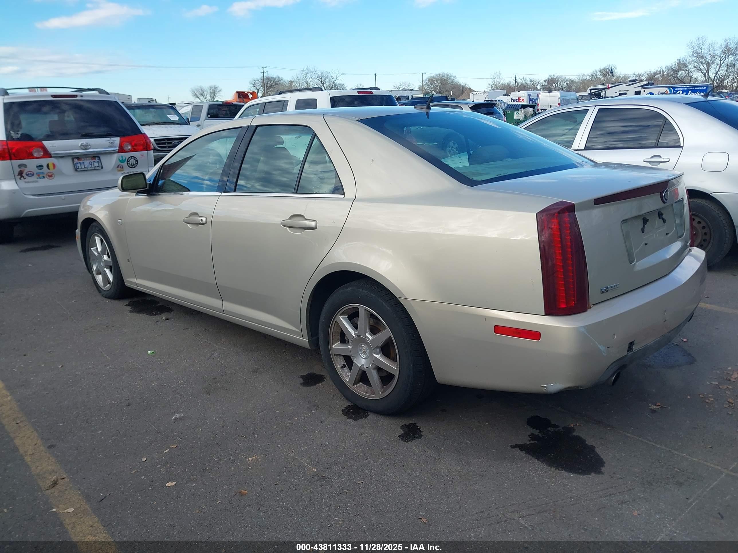 CADILLAC STS image 3
