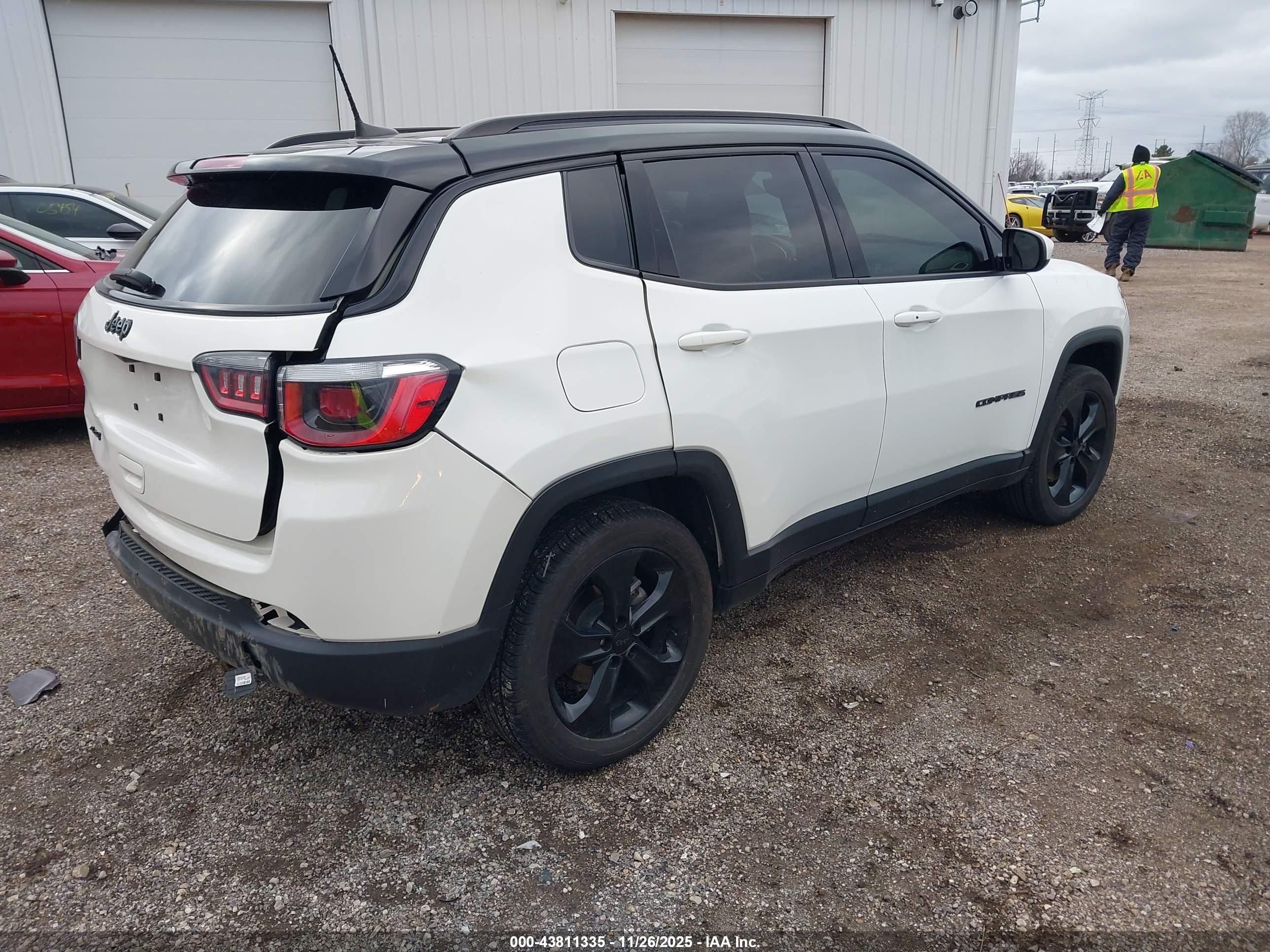 JEEP COMPASS image 4
