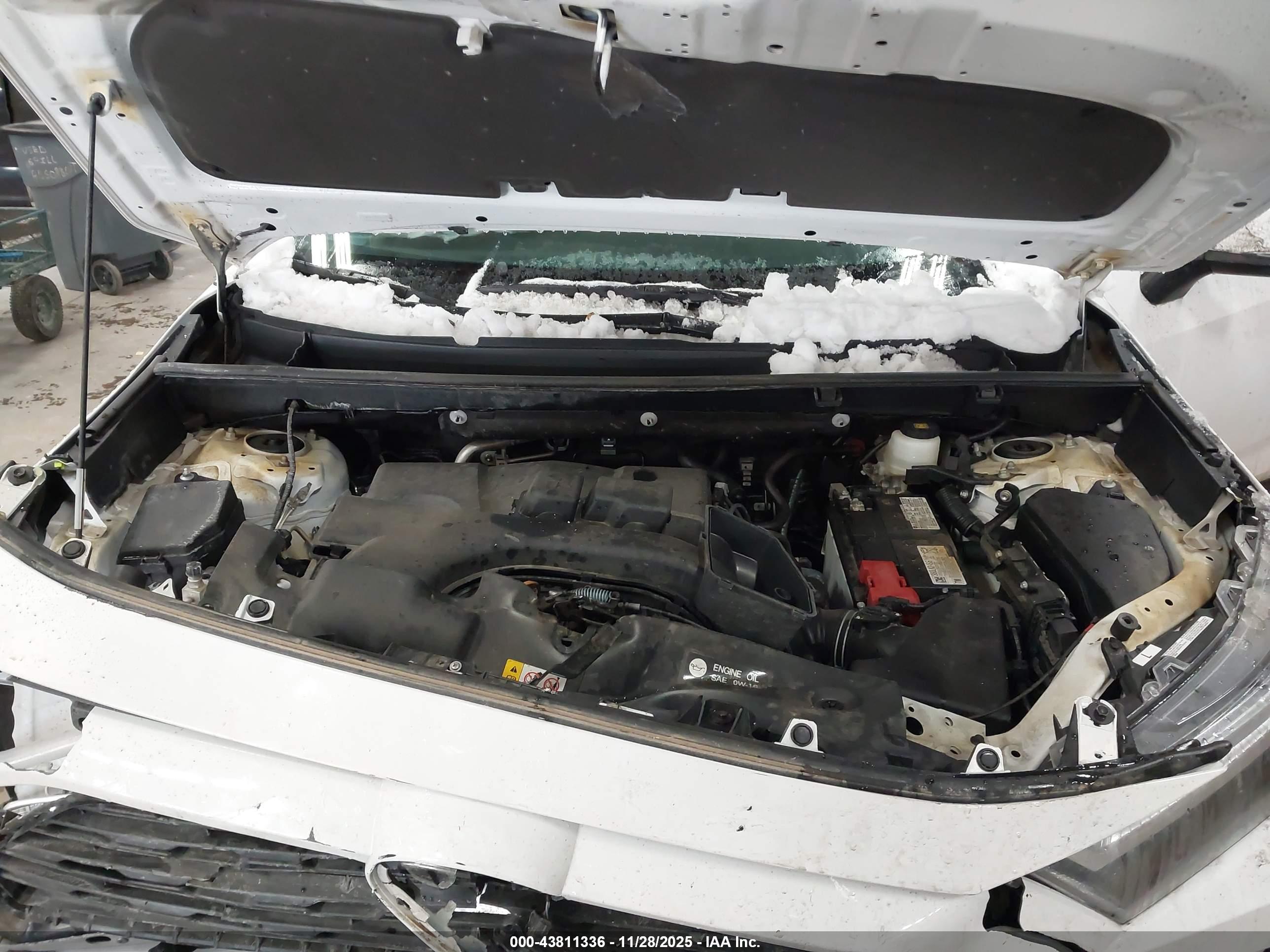 TOYOTA RAV4 image 10