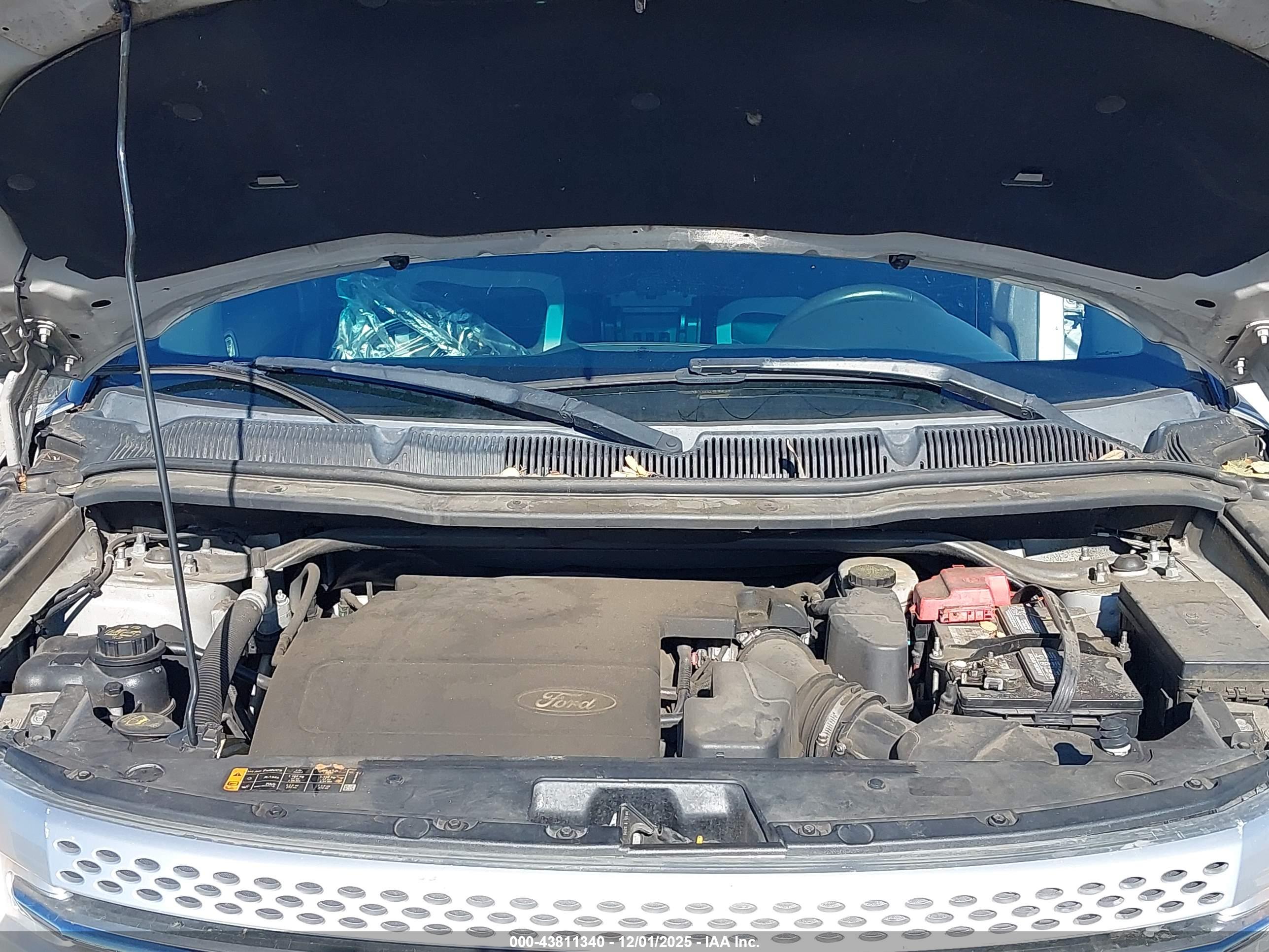 FORD EXPLORER image 10