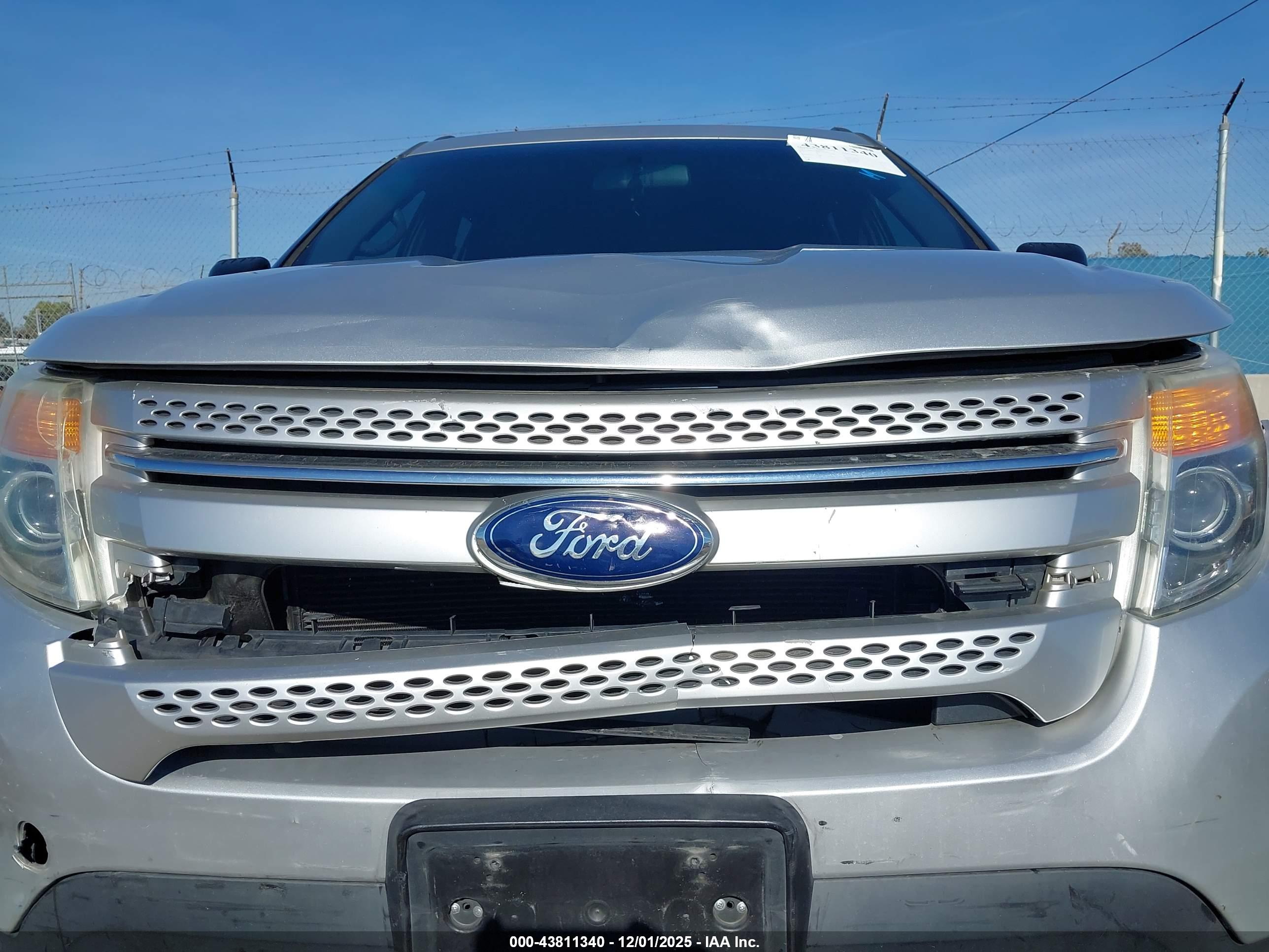 FORD EXPLORER image 6