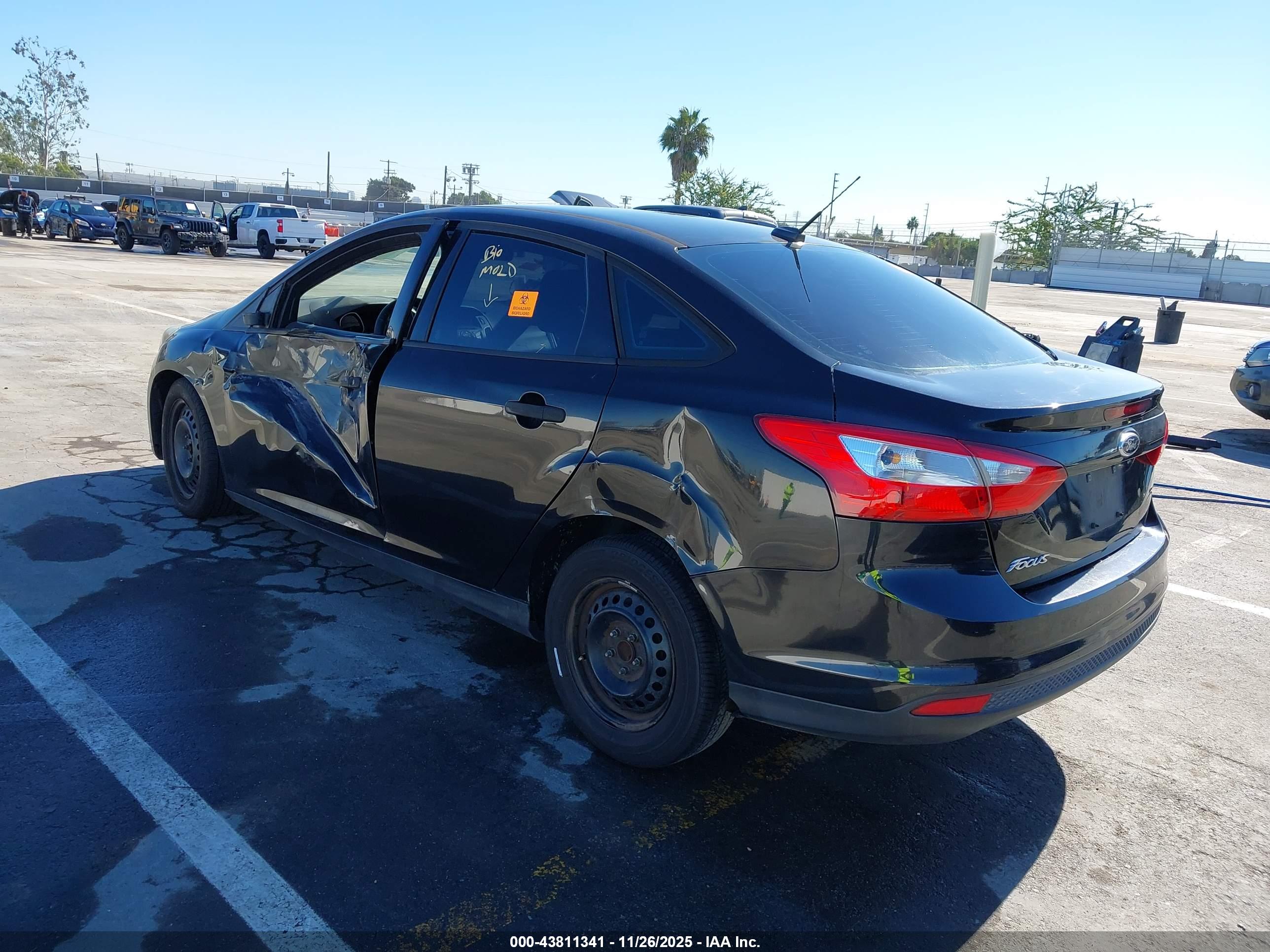 FORD FOCUS image 3