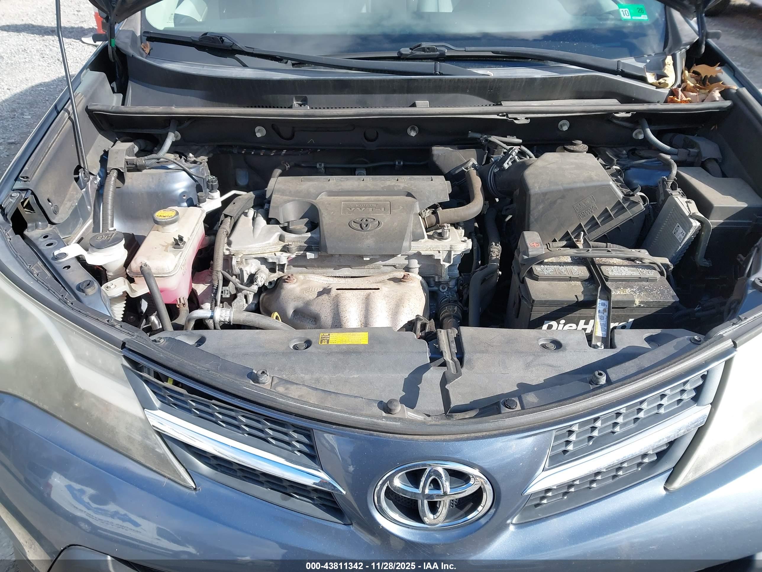 TOYOTA RAV4 image 10