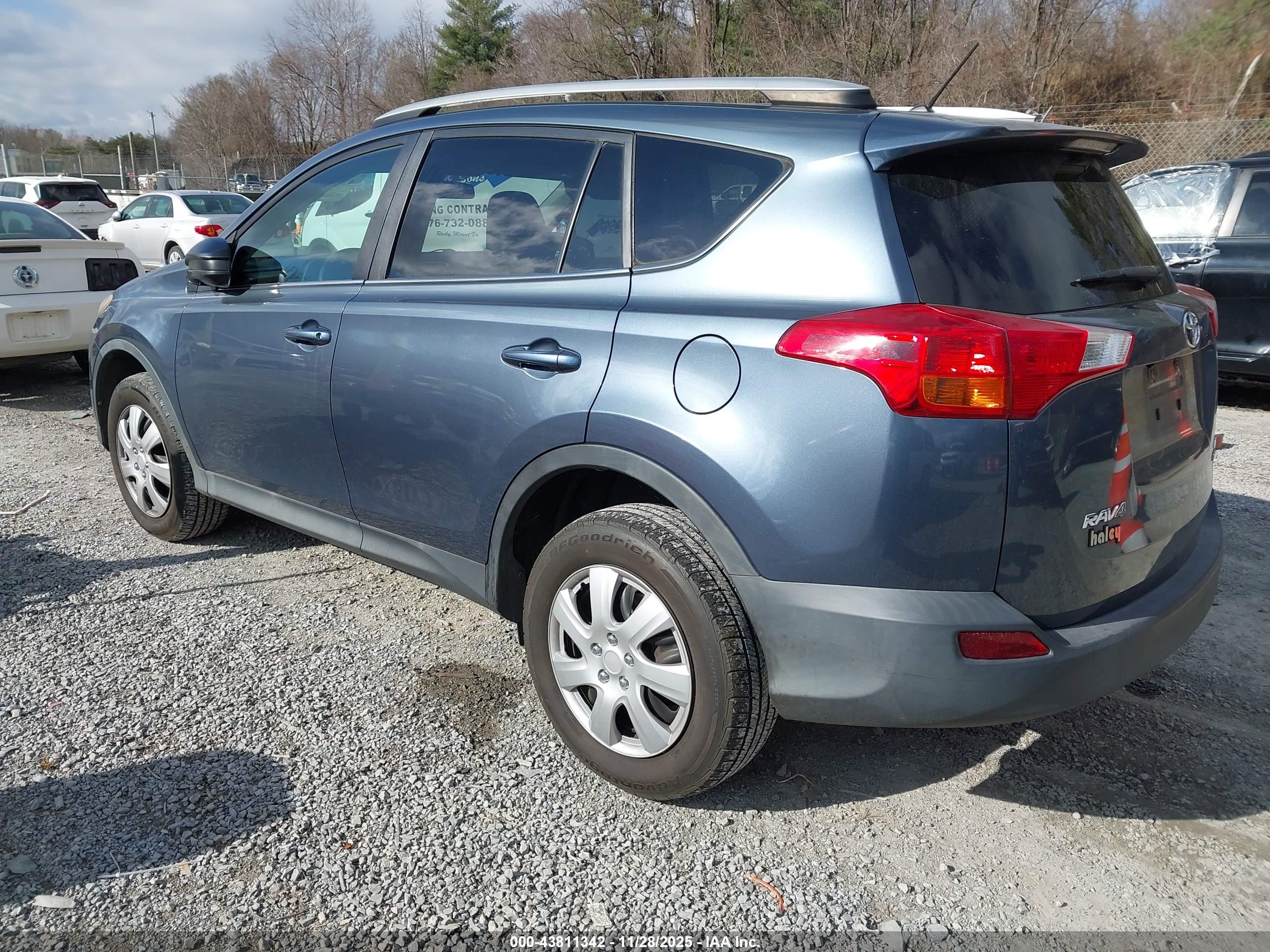 TOYOTA RAV4 image 3