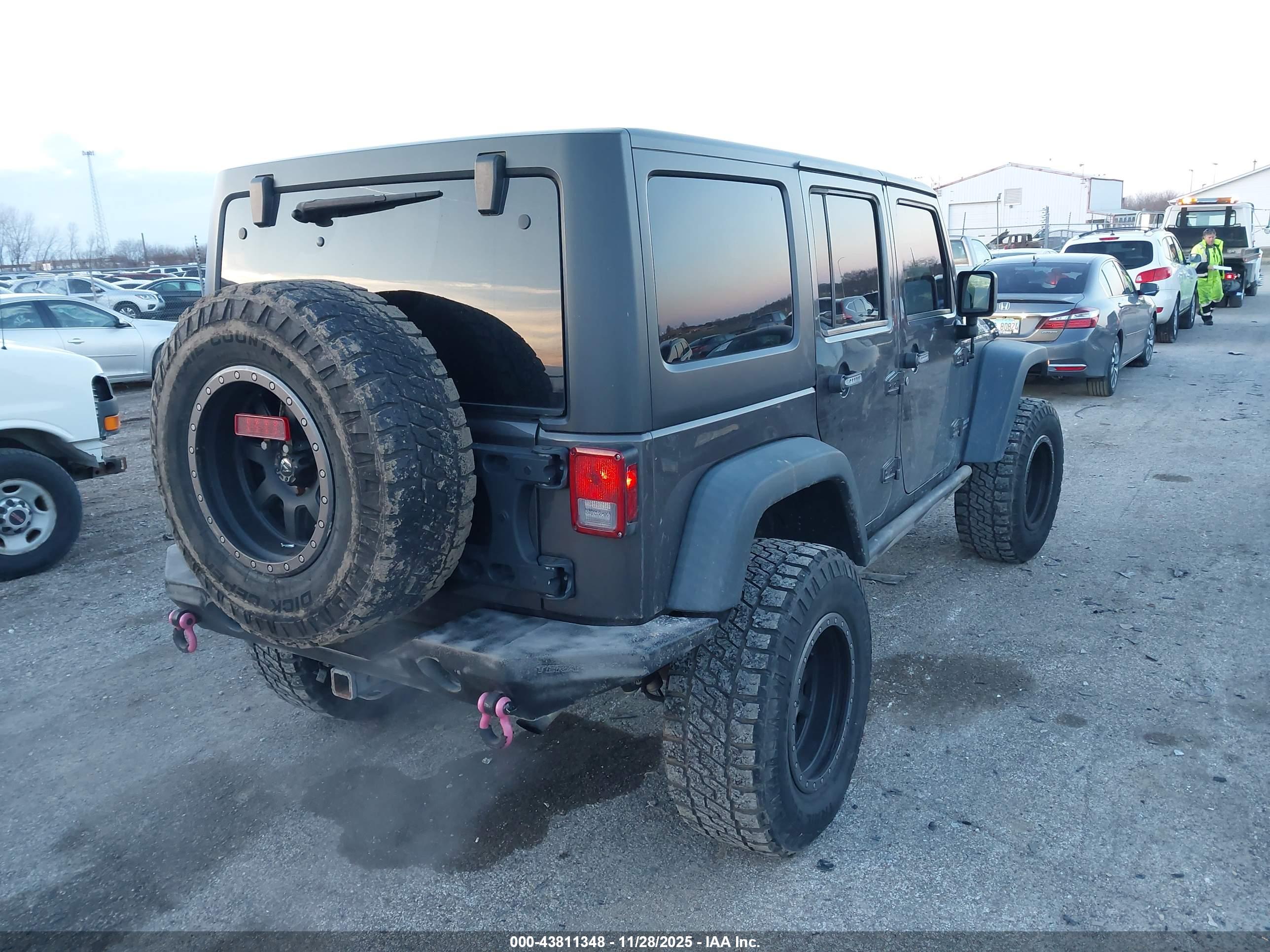 JEEP WRANGLER image 4