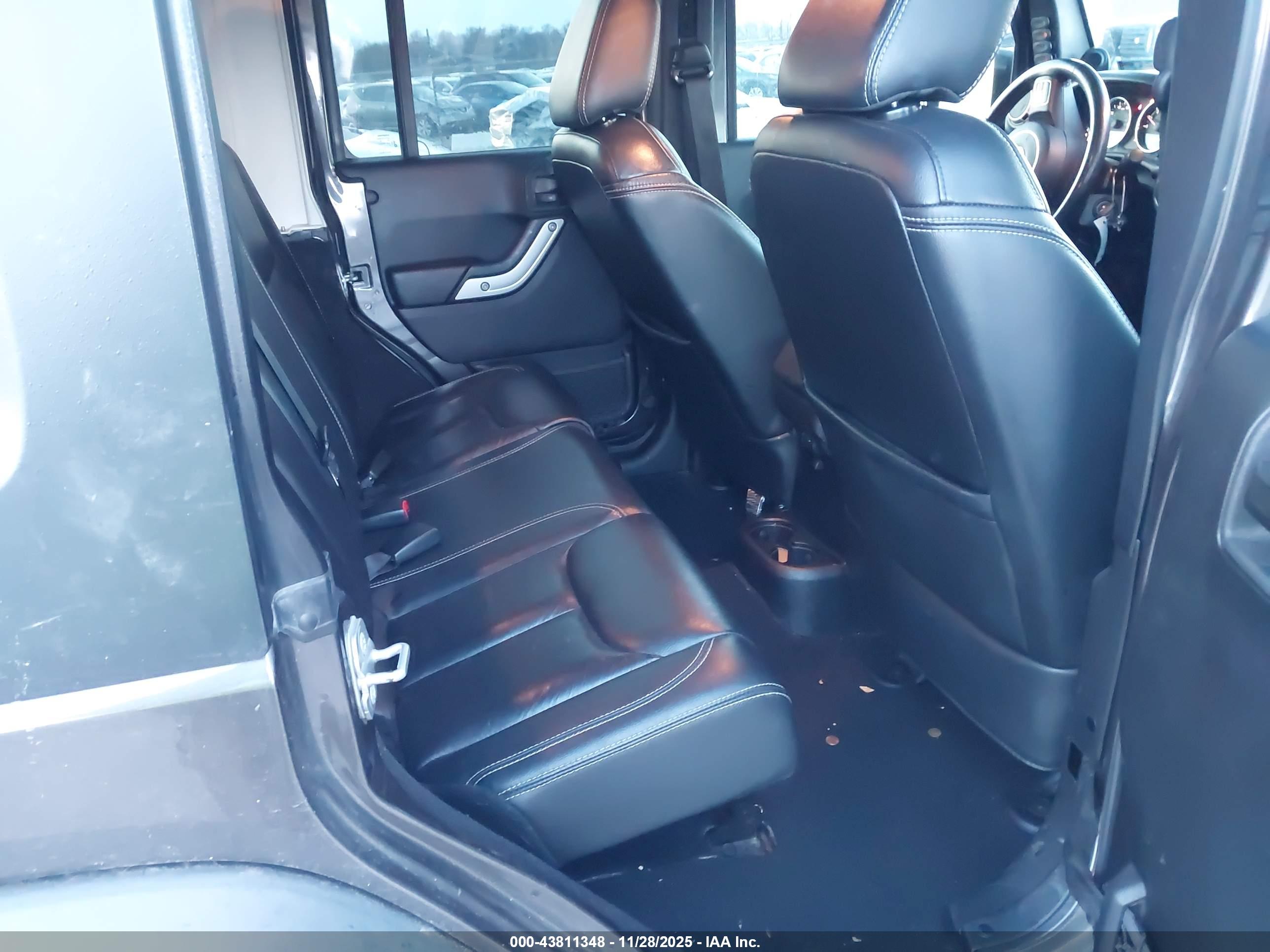 JEEP WRANGLER image 8