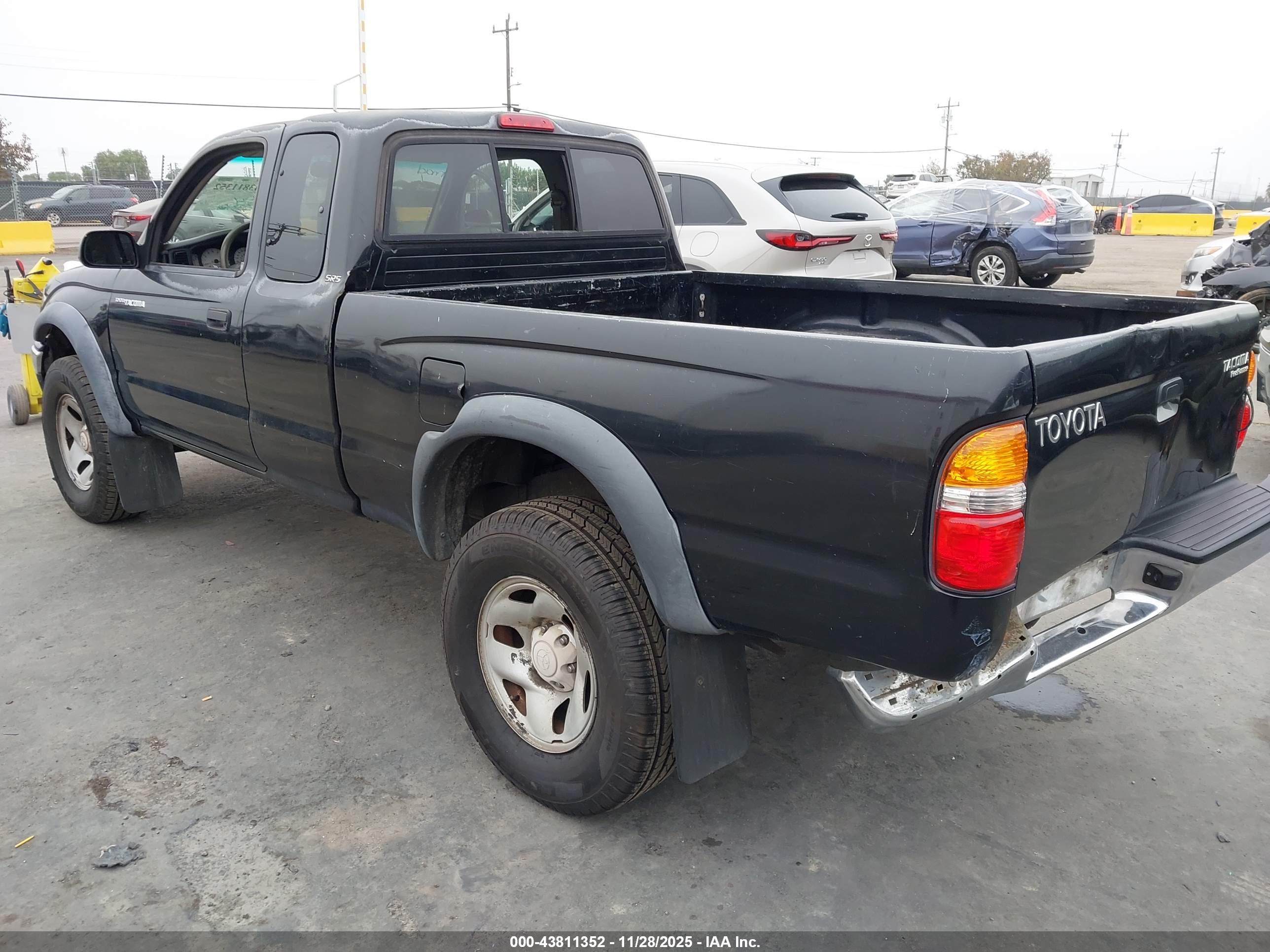 TOYOTA TACOMA image 3