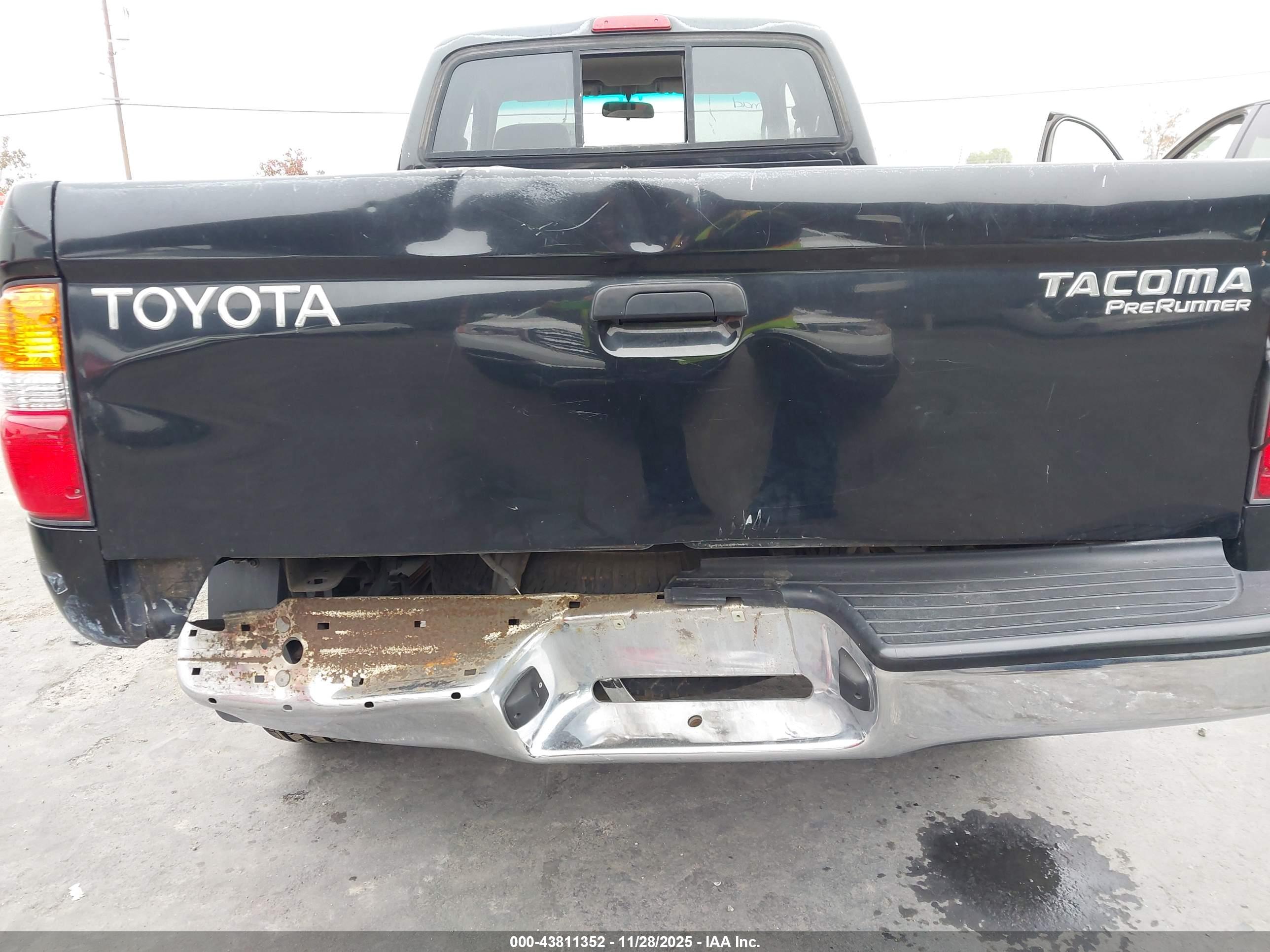 TOYOTA TACOMA image 6