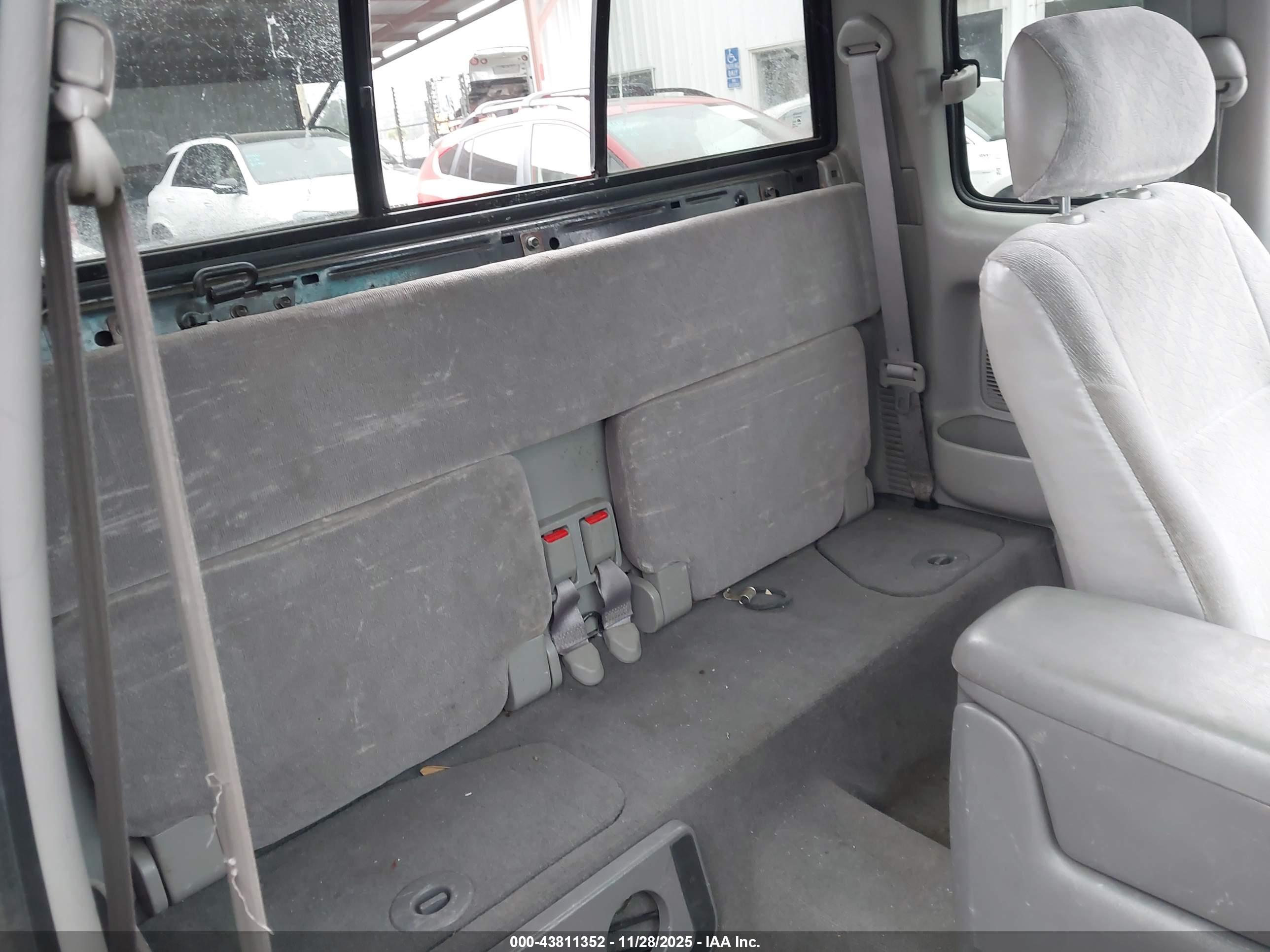 TOYOTA TACOMA image 8