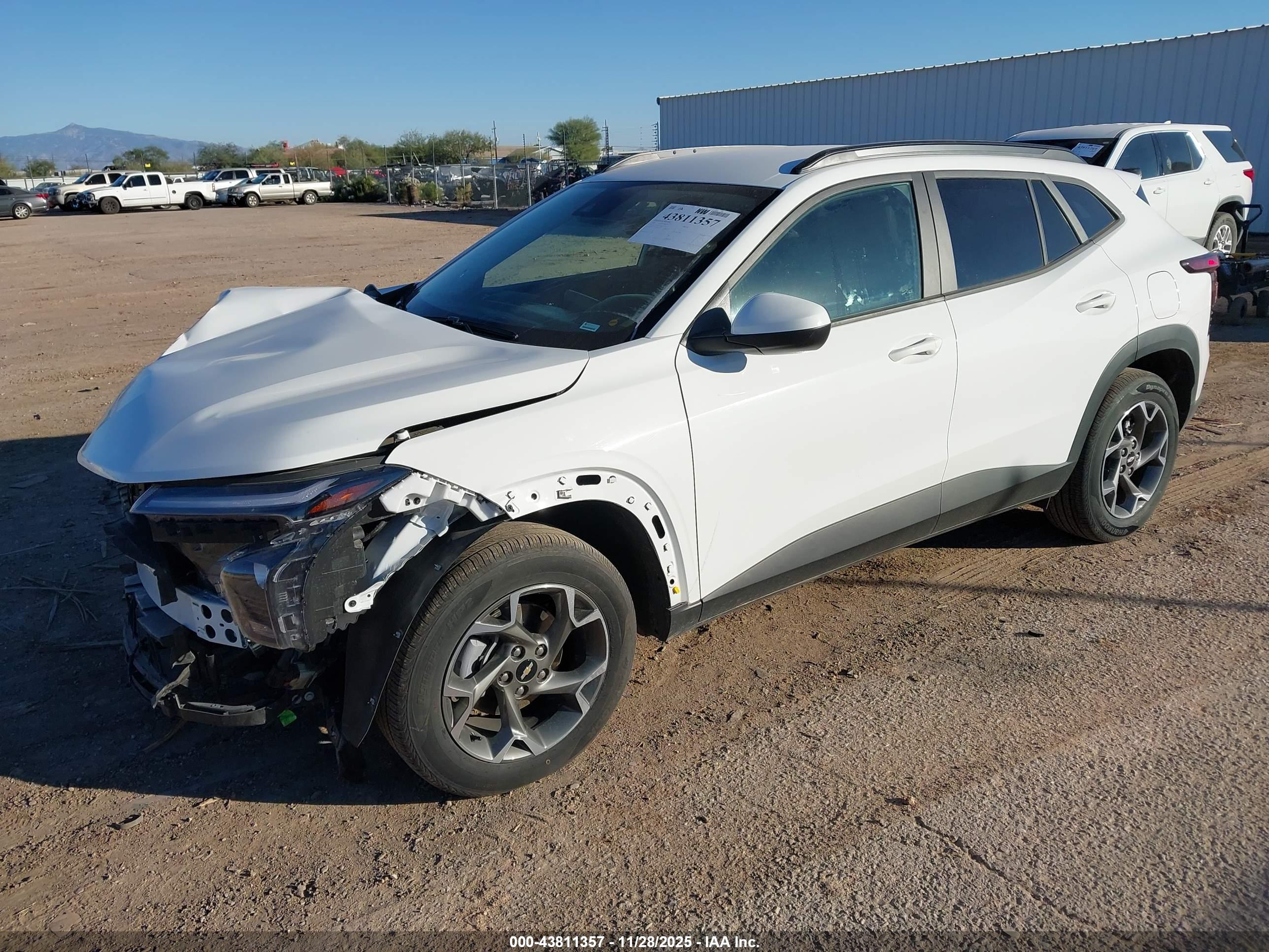 CHEVROLET TRAX image 2