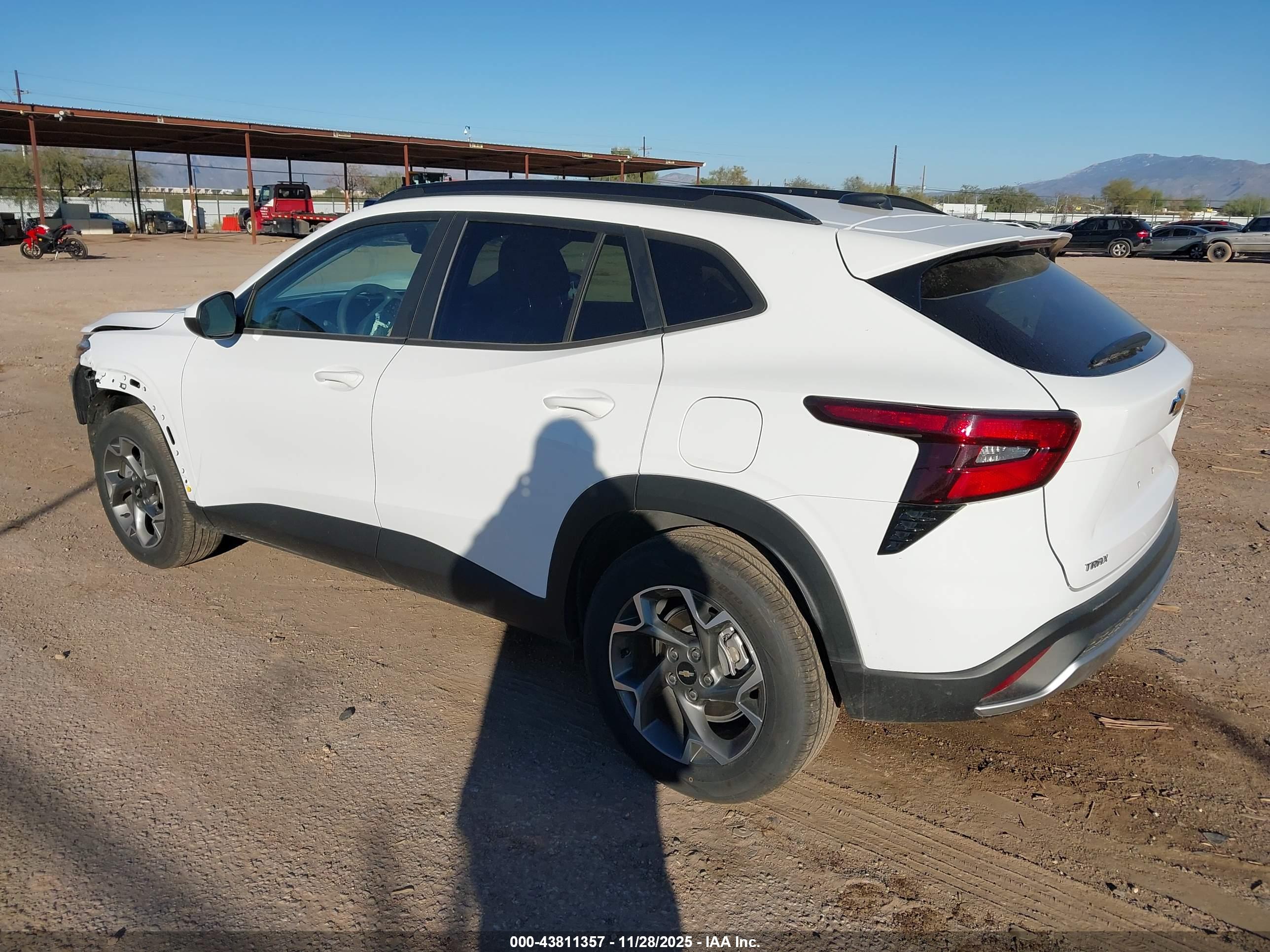 CHEVROLET TRAX image 3
