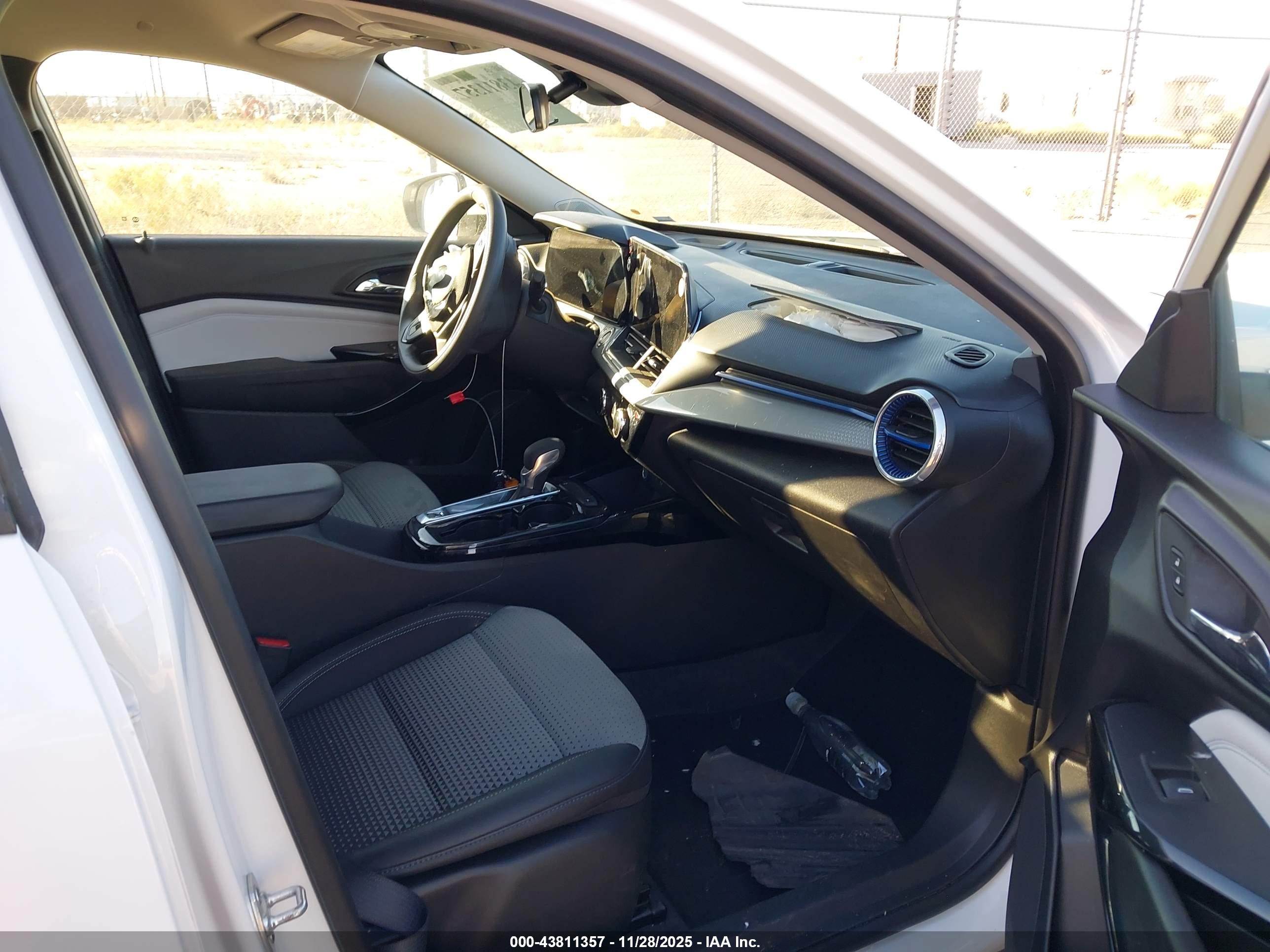 CHEVROLET TRAX image 5