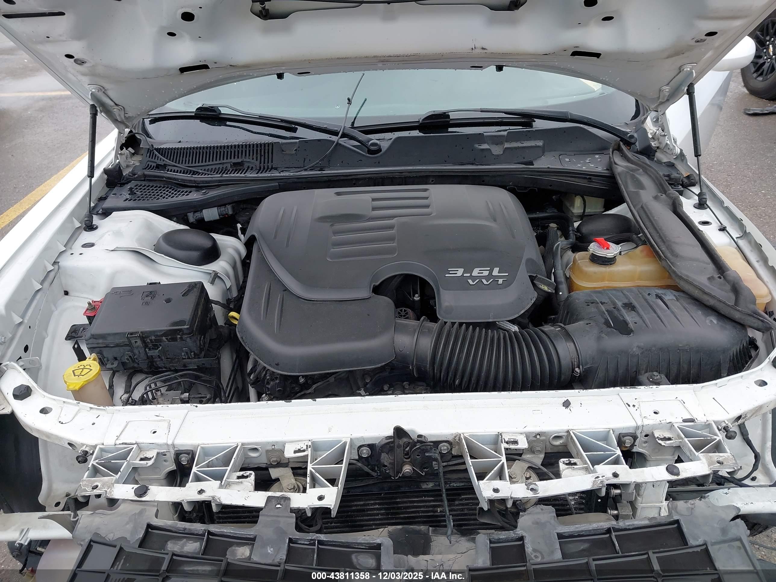 DODGE CHALLENGER image 10