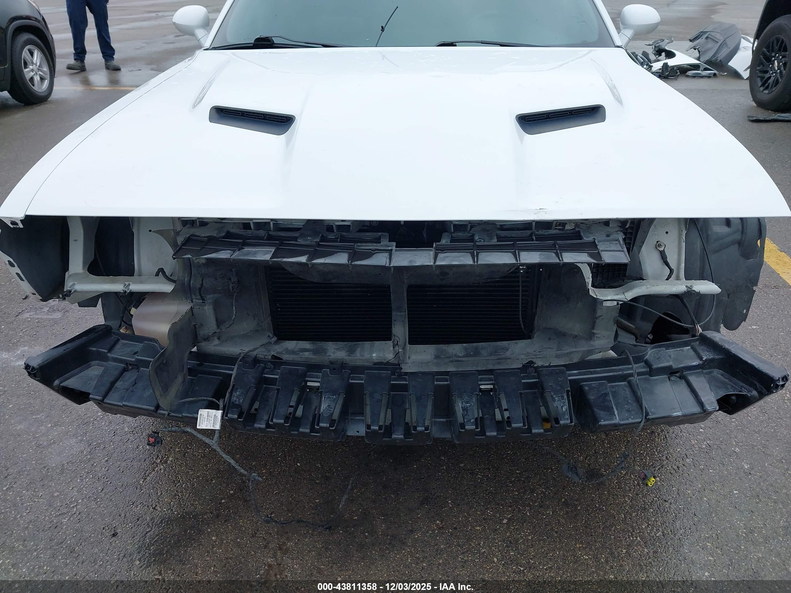 DODGE CHALLENGER image 6