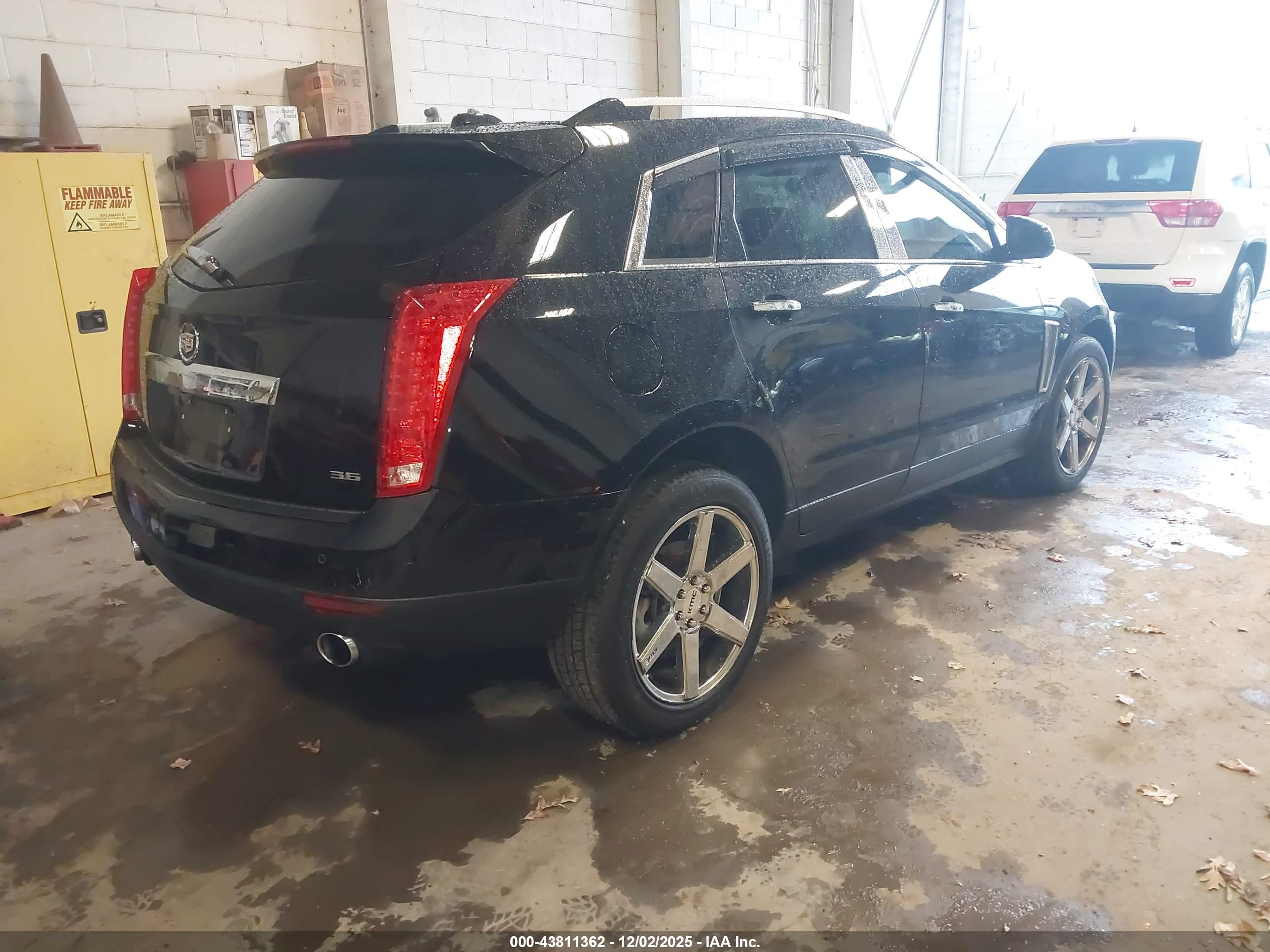 CADILLAC SRX image 4