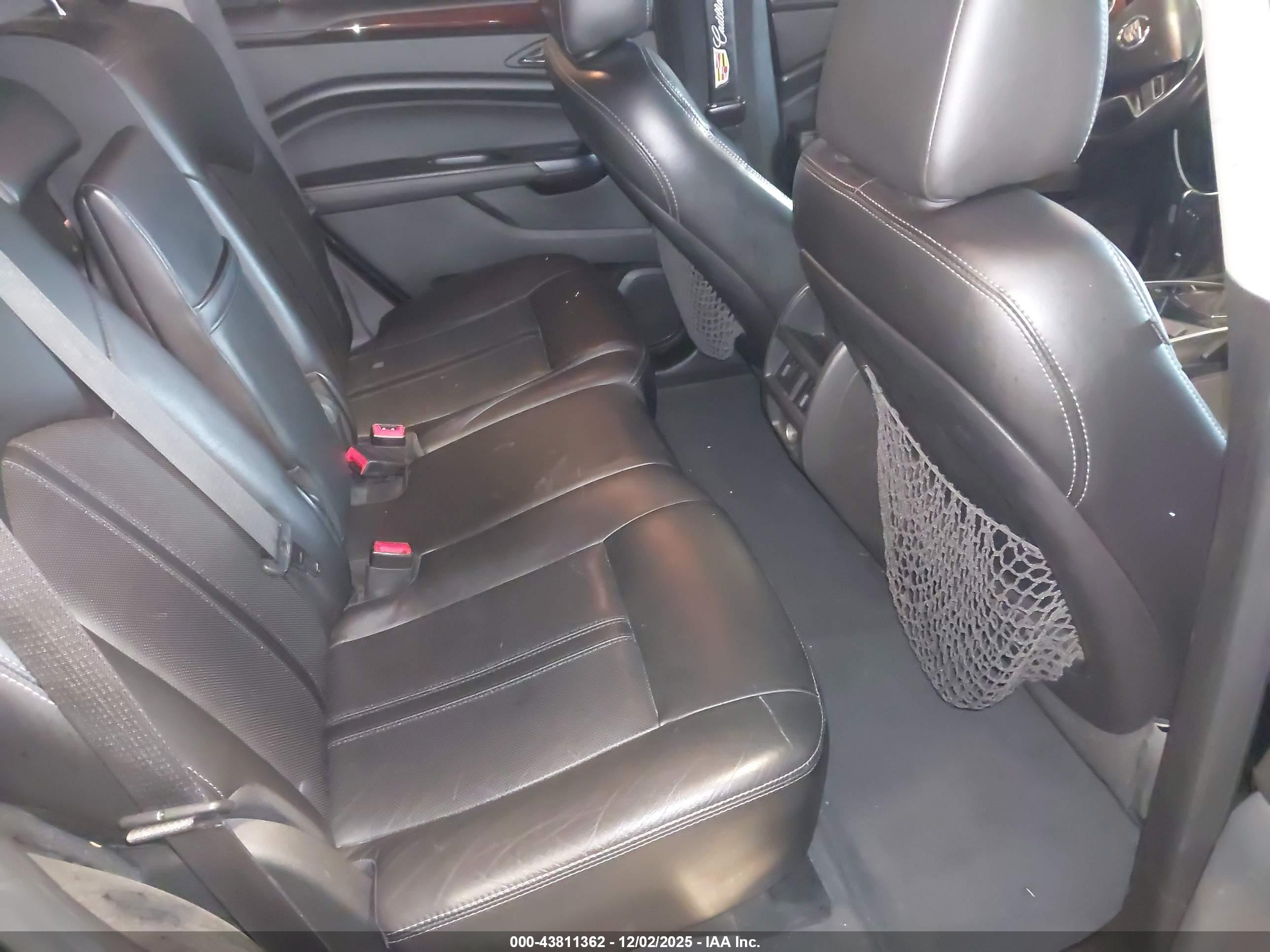 CADILLAC SRX image 8